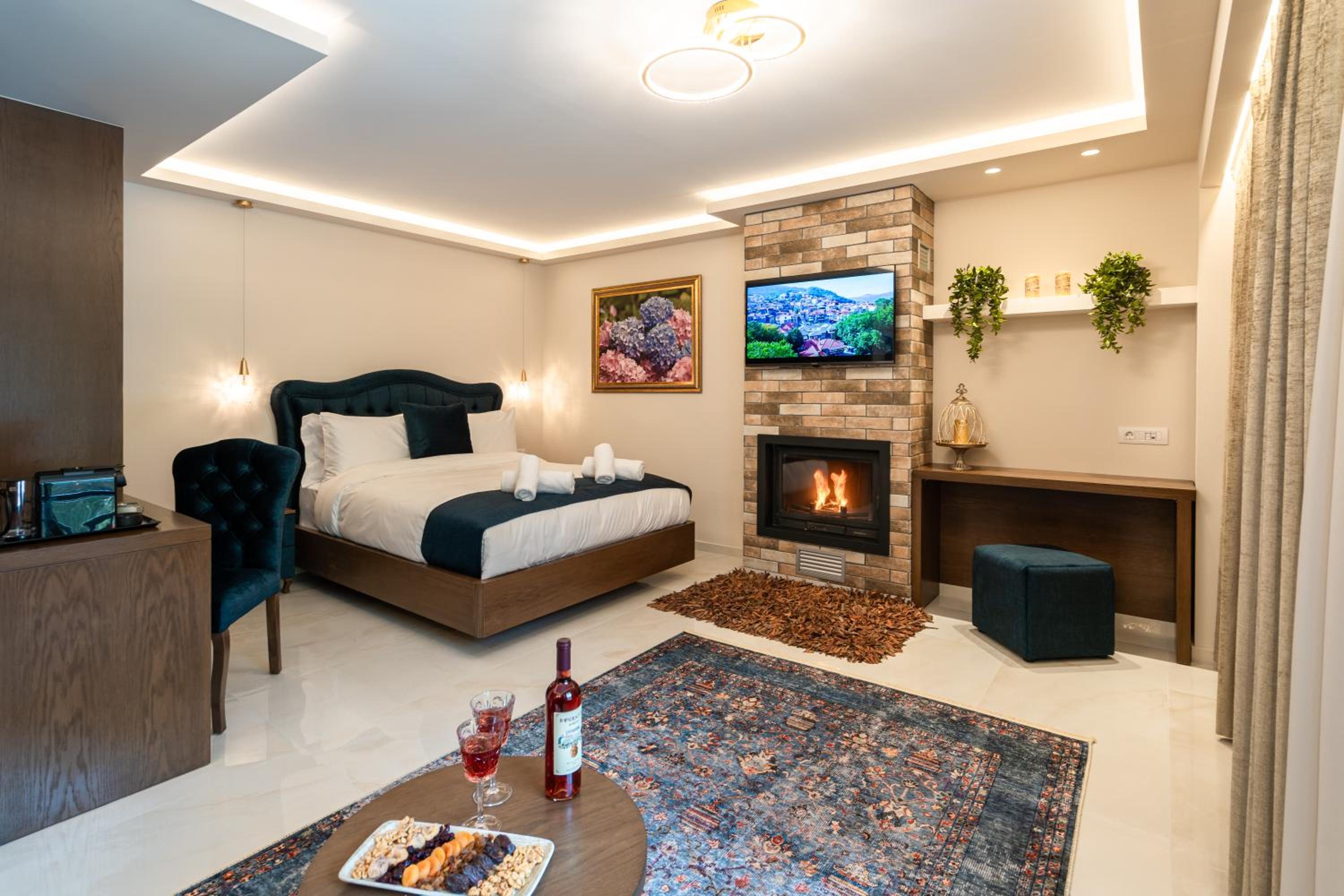 Deluxe King Suite