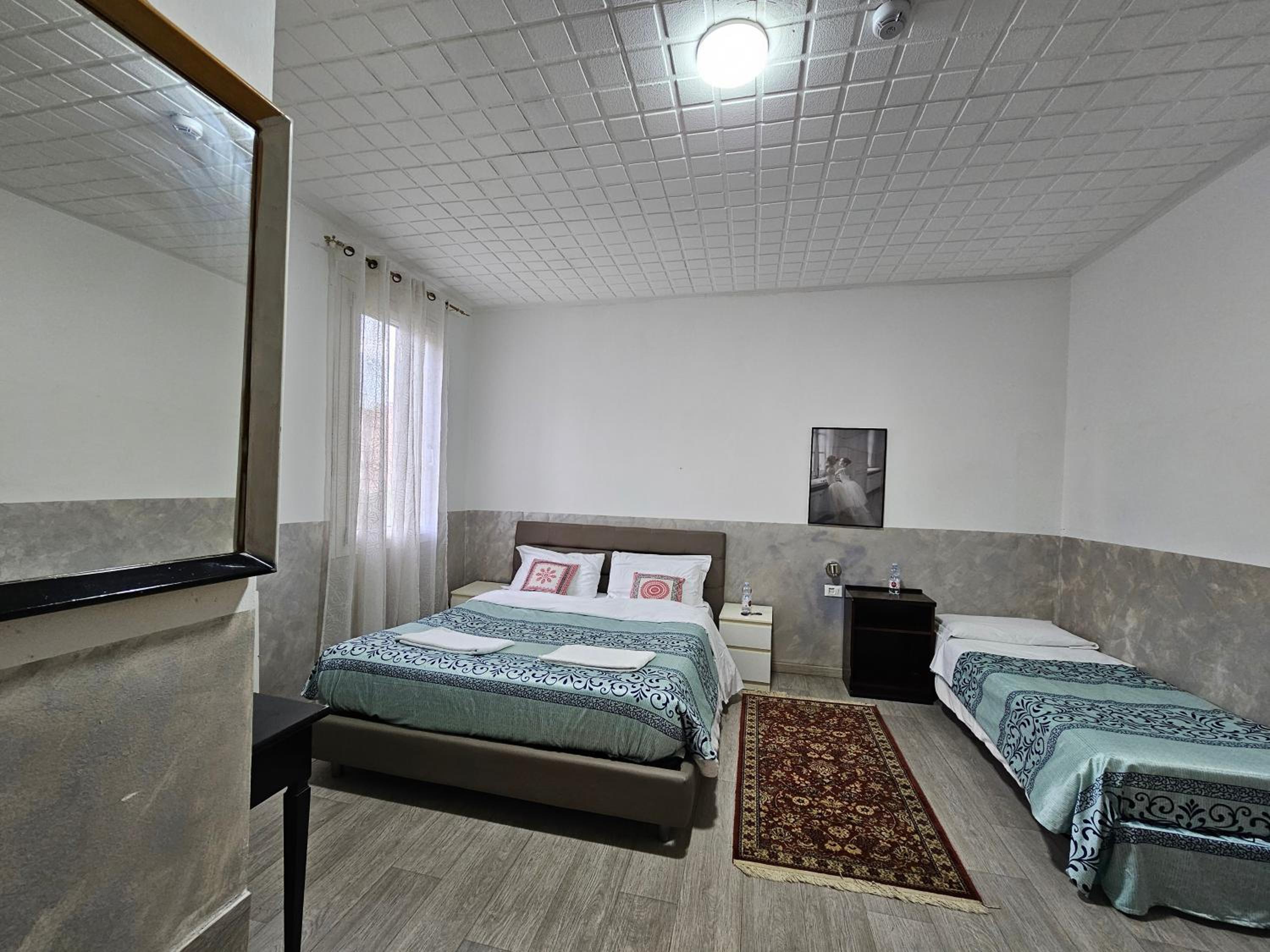 Triple Room with Private Bathroom - Photo 5