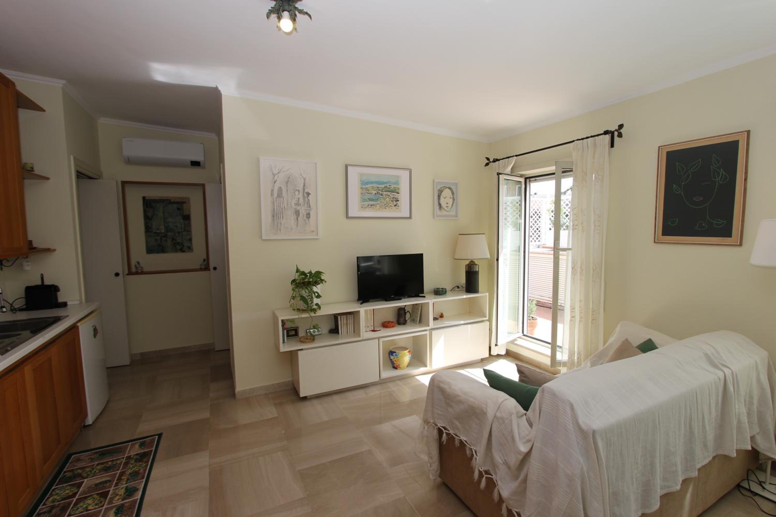 One-Bedroom Apartment