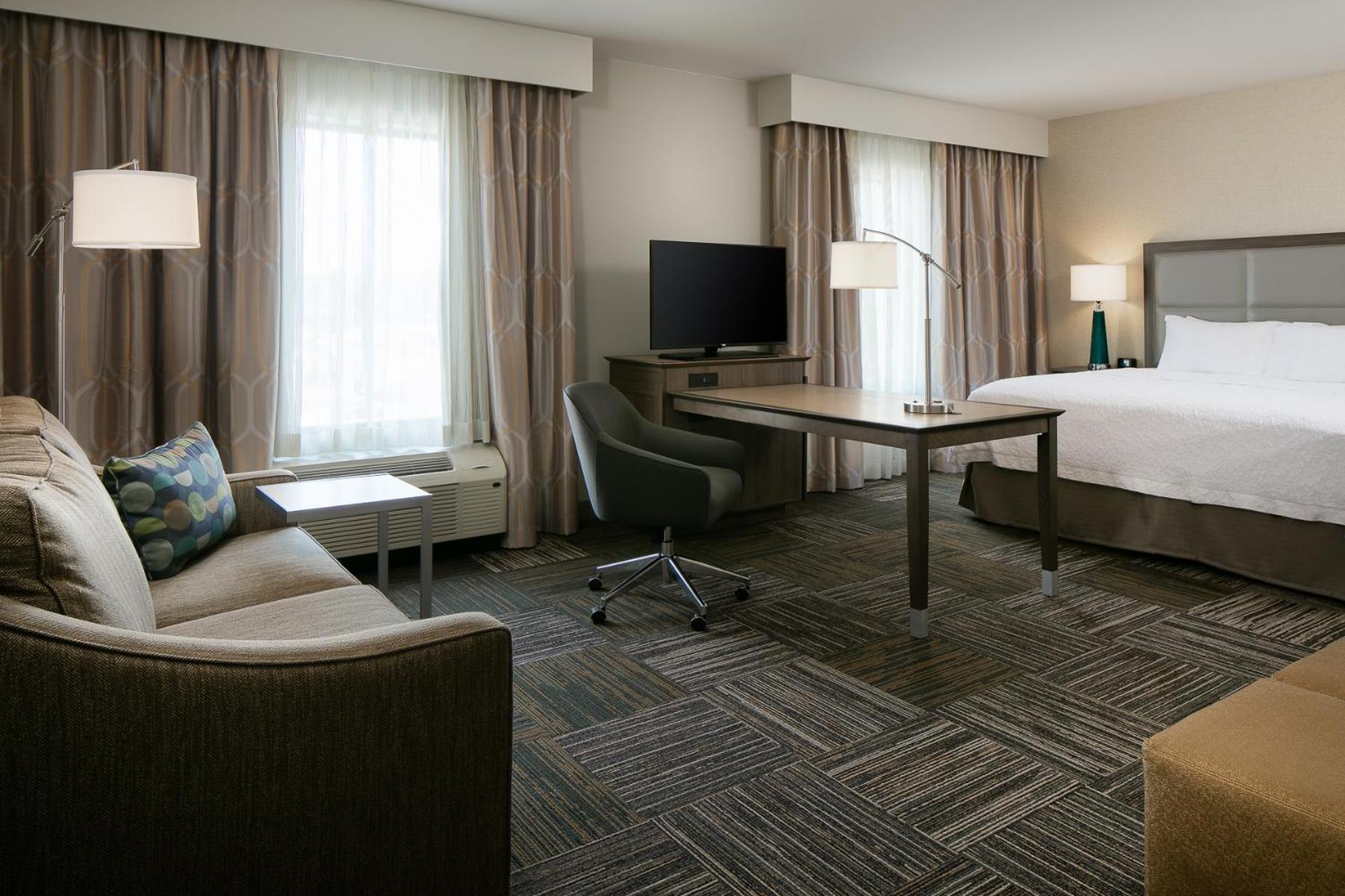 King Room with Sofa Bed - Hearing Accessible/Non-Smoking