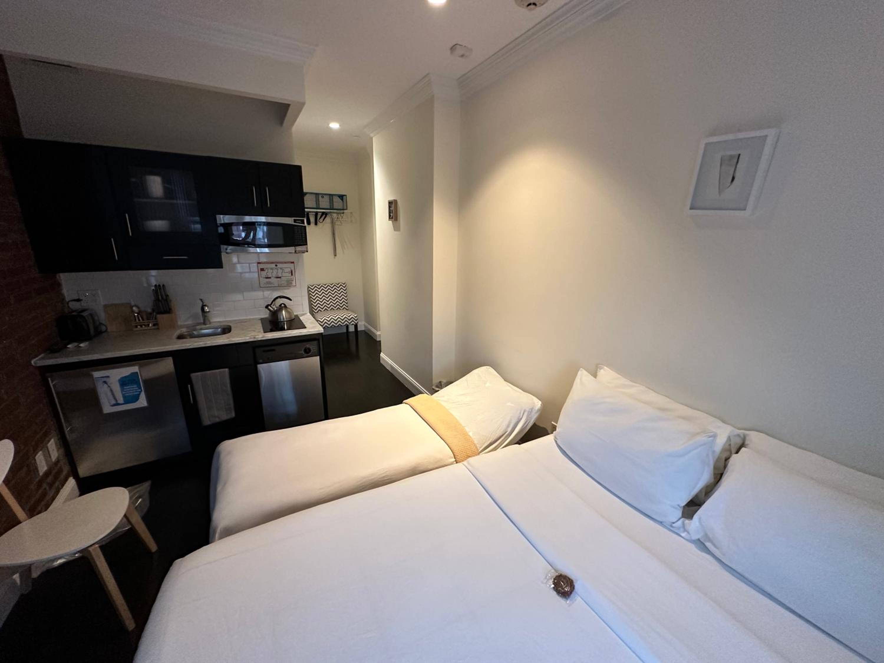 Deluxe Double Room with Extra Bed photo 2