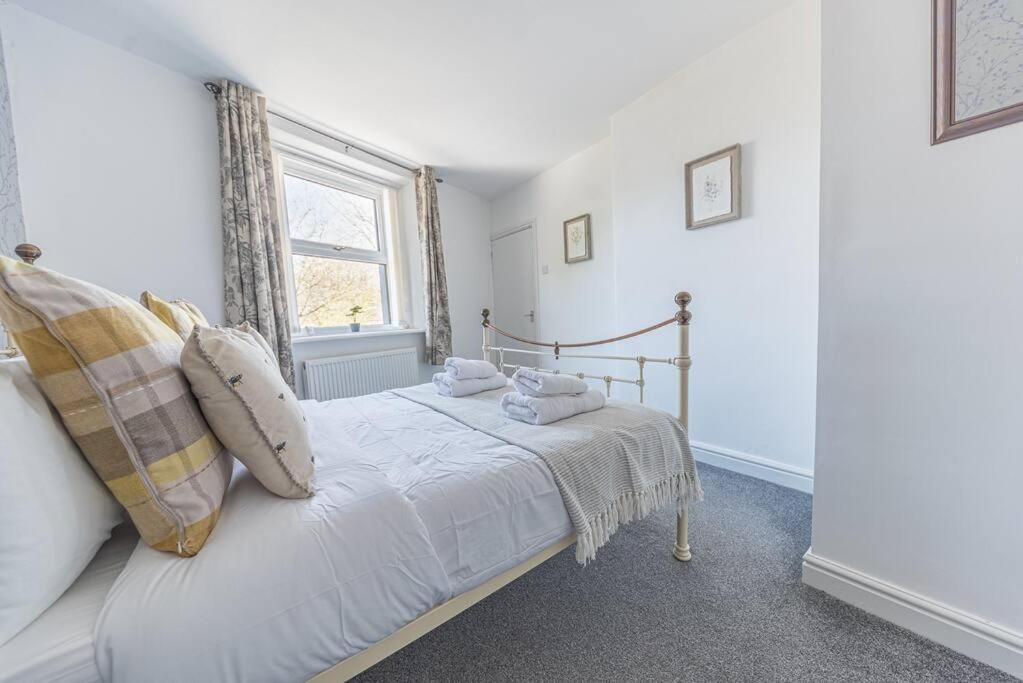 Seven-Bedroom House photo 3