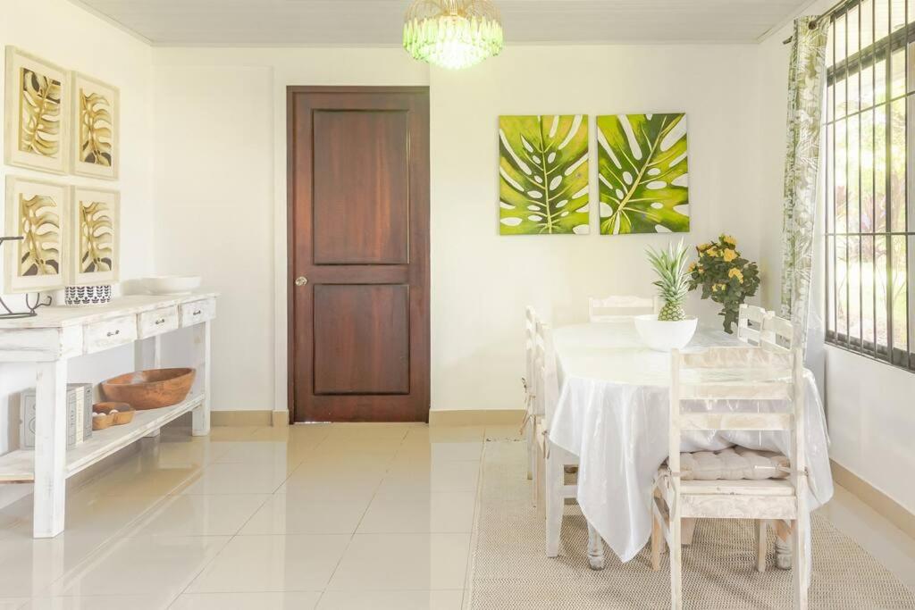 Three-Bedroom House photo 2