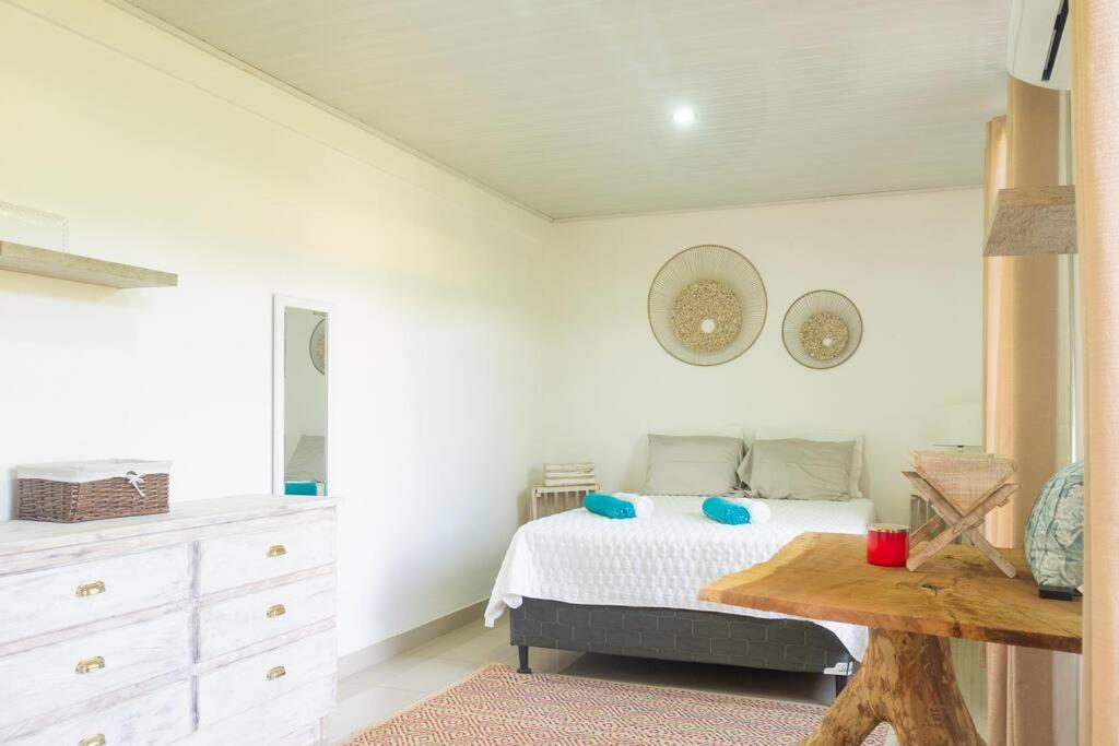 Three-Bedroom House photo 3