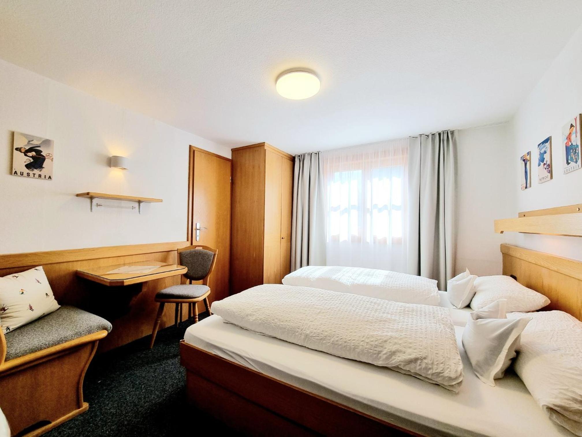 Budget Double Room photo 2