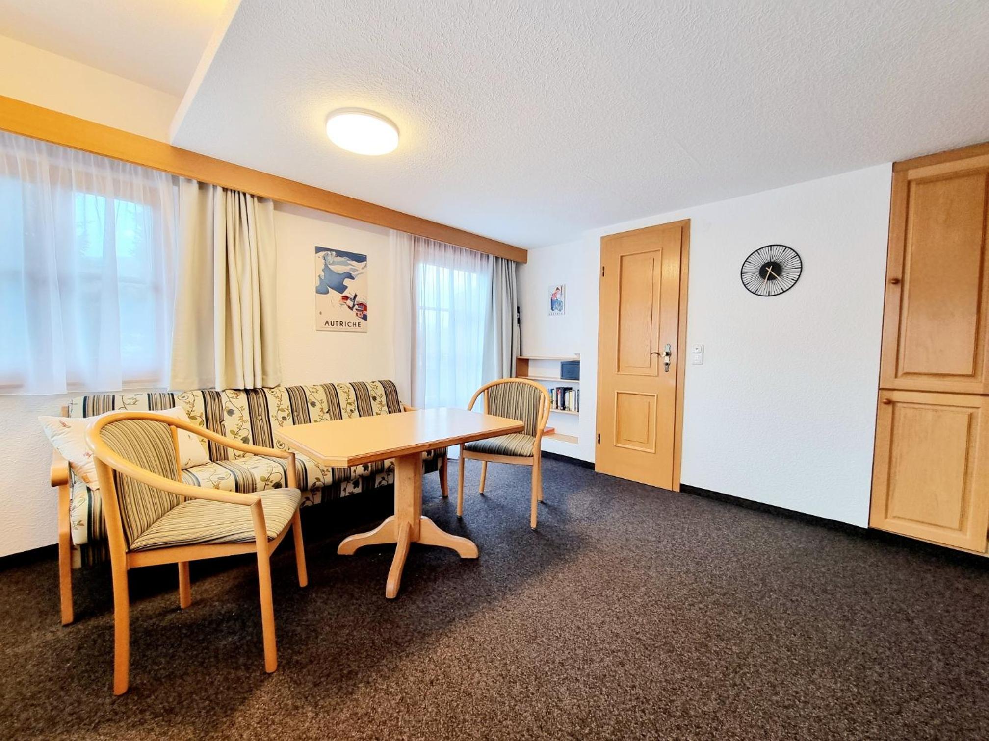 One-Bedroom Apartment photo 1
