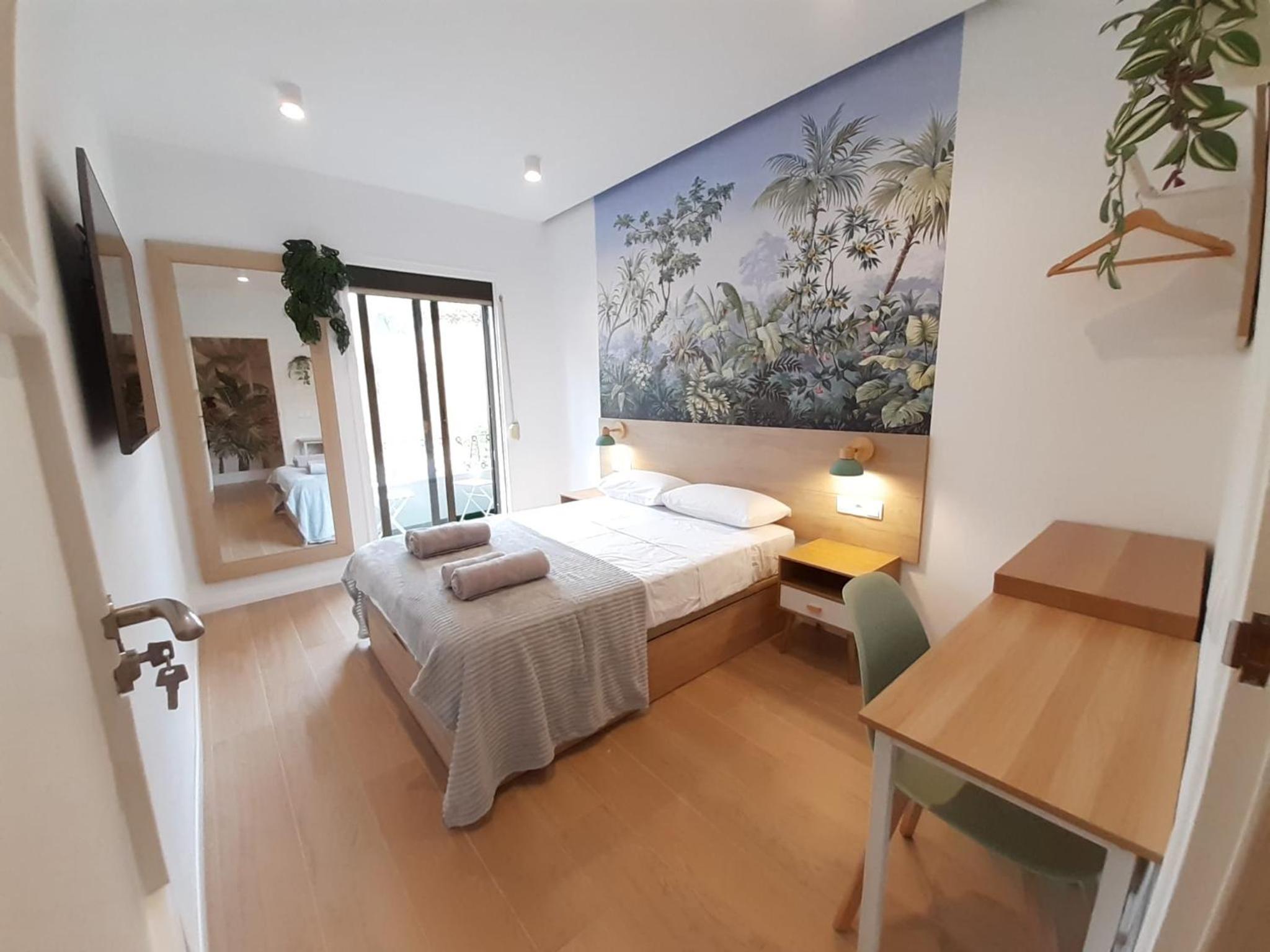 Habitación Doble con Balcón y Baño Compartido