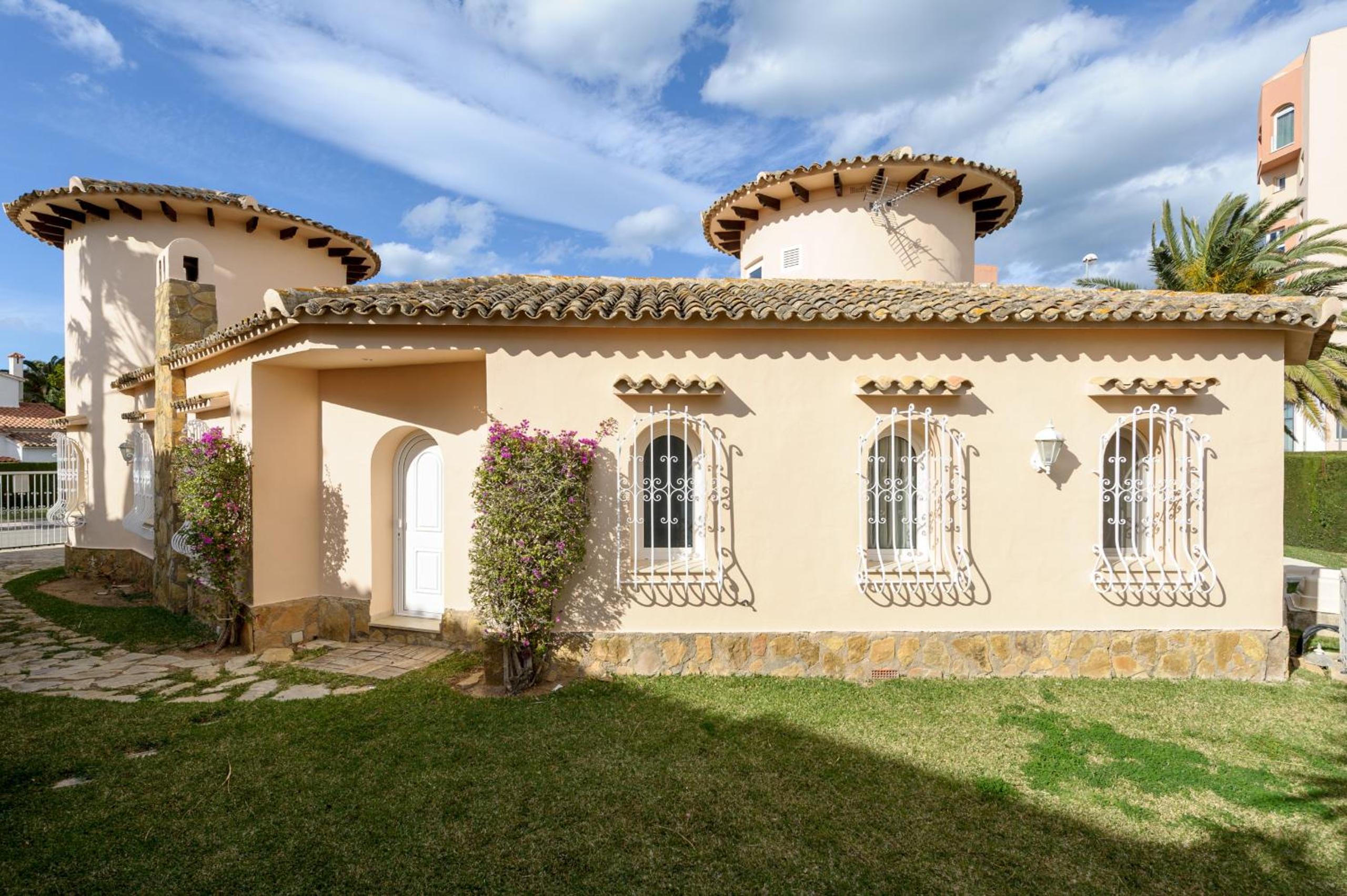 Villa with Private Pool photo 2