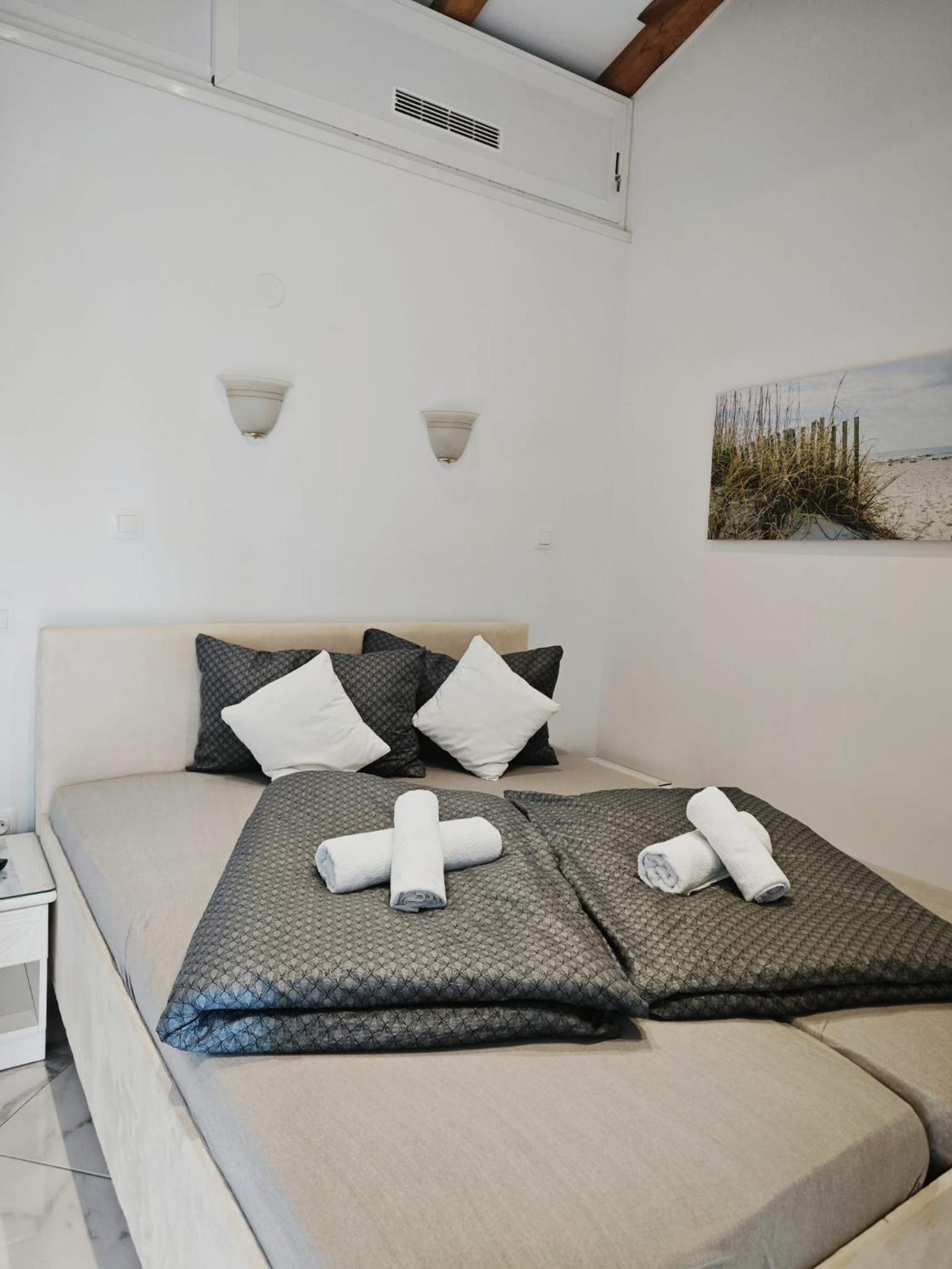 Three-Bedroom Villa photo 1