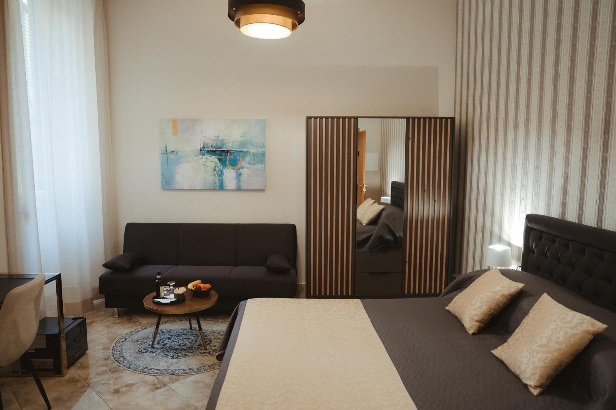 Deluxe Queen Room