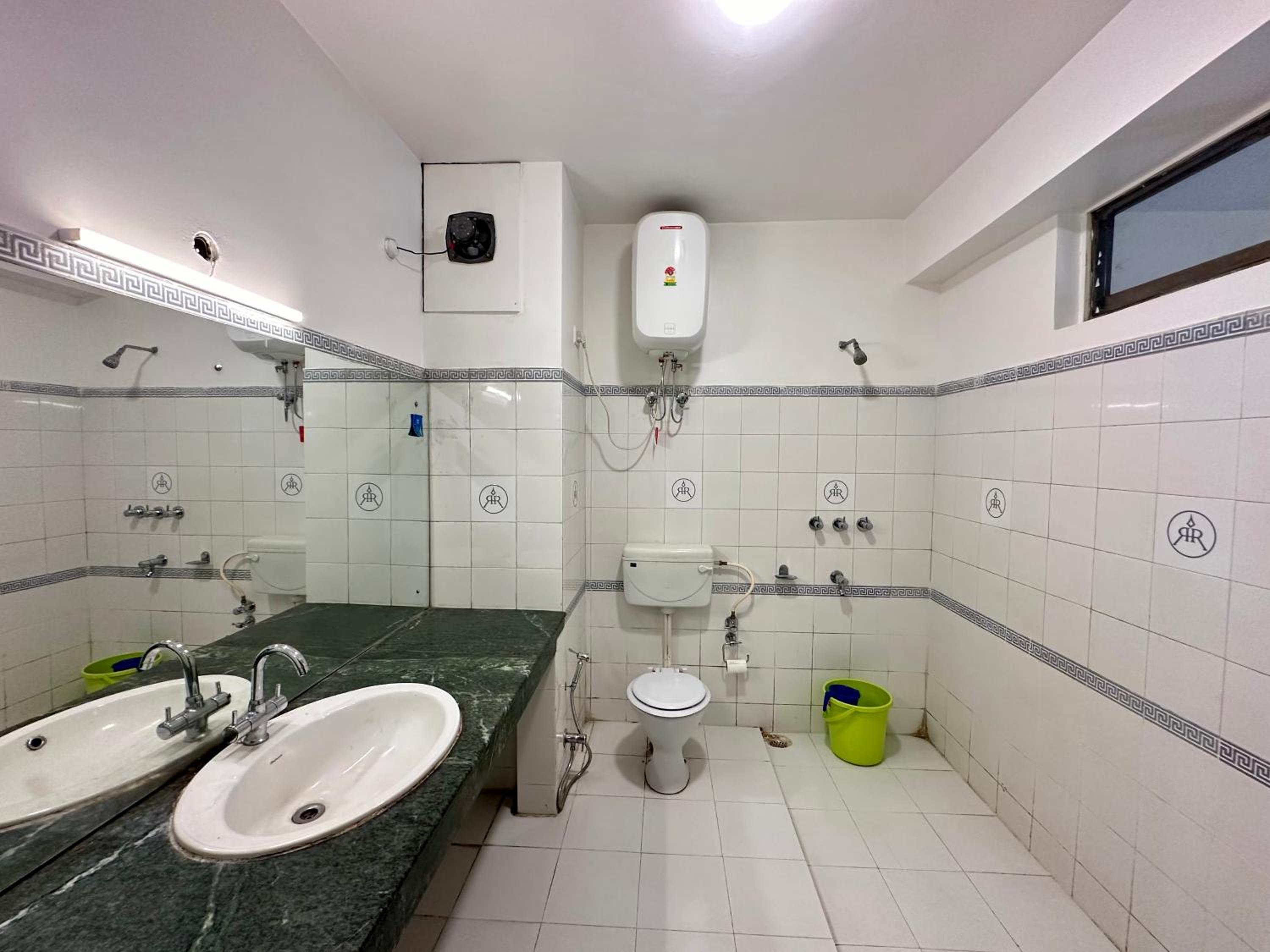 Deluxe Double Room - Photo 7
