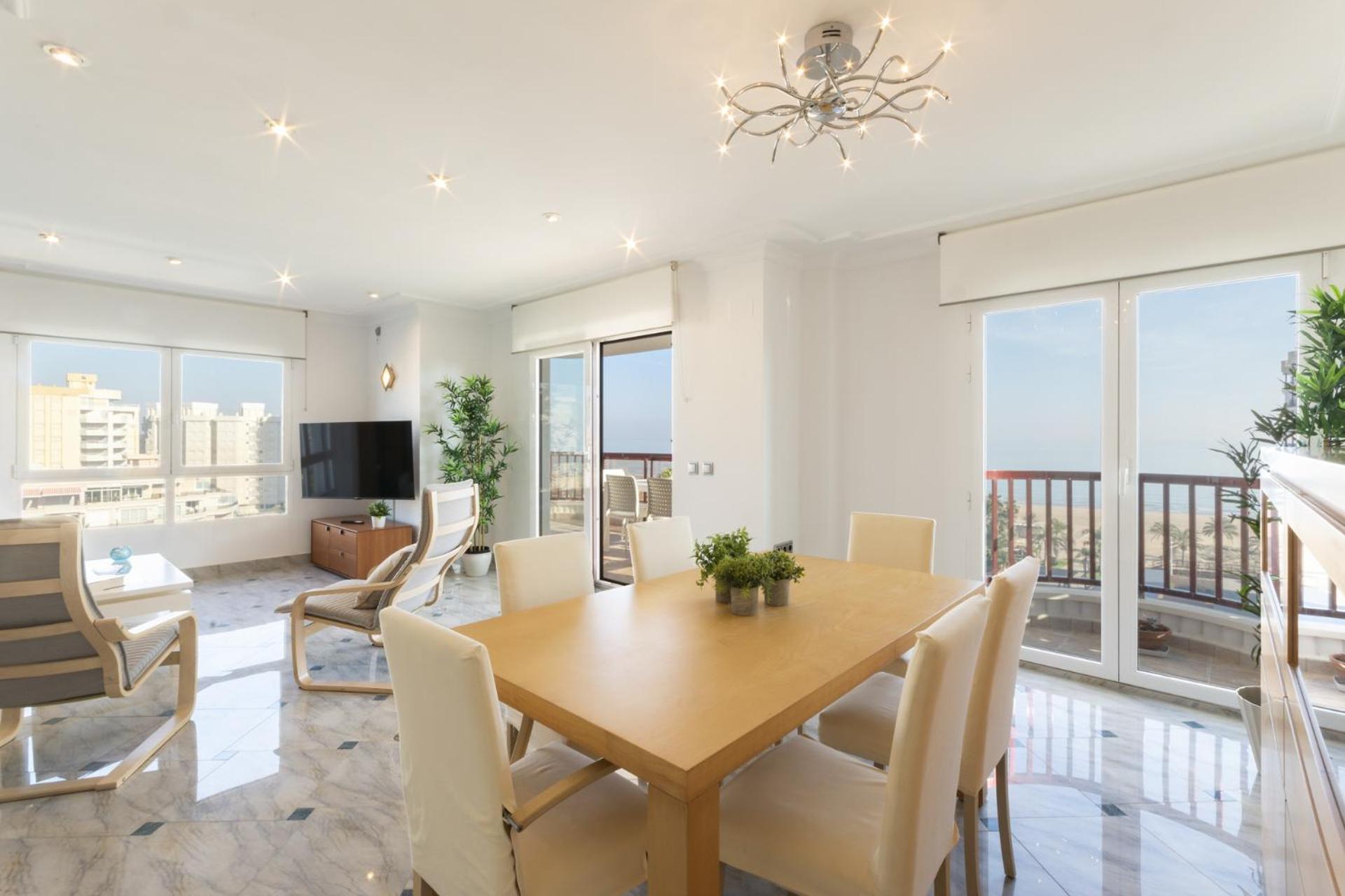 Apartamento con vista al mar