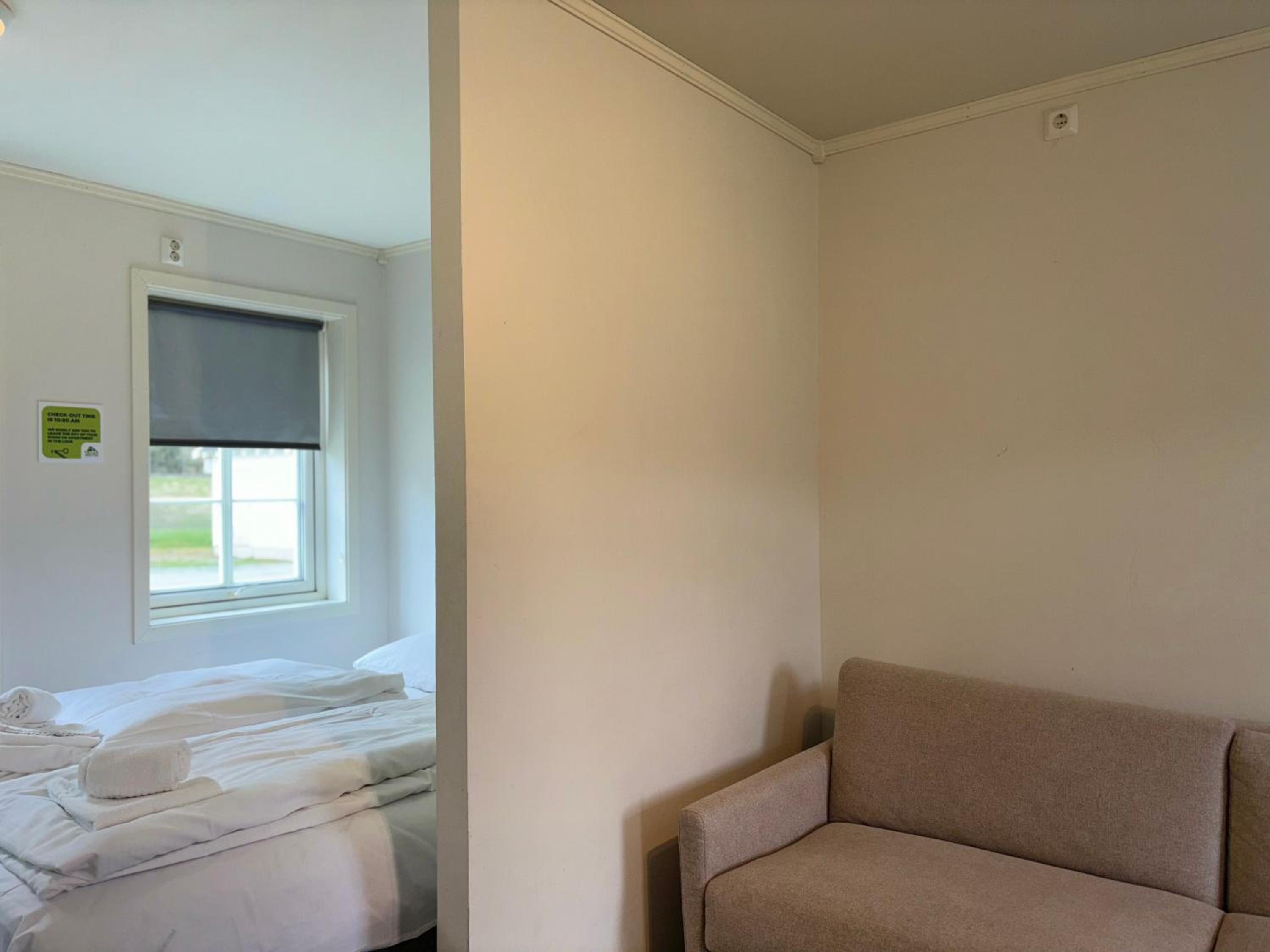 Studio Apartment - Photo 1