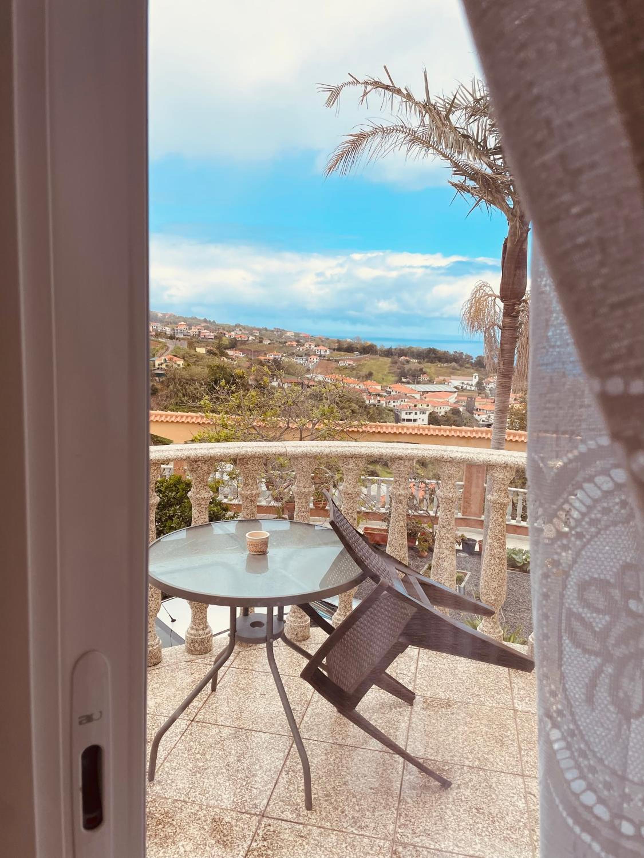 King Suite with Balcony photo 2