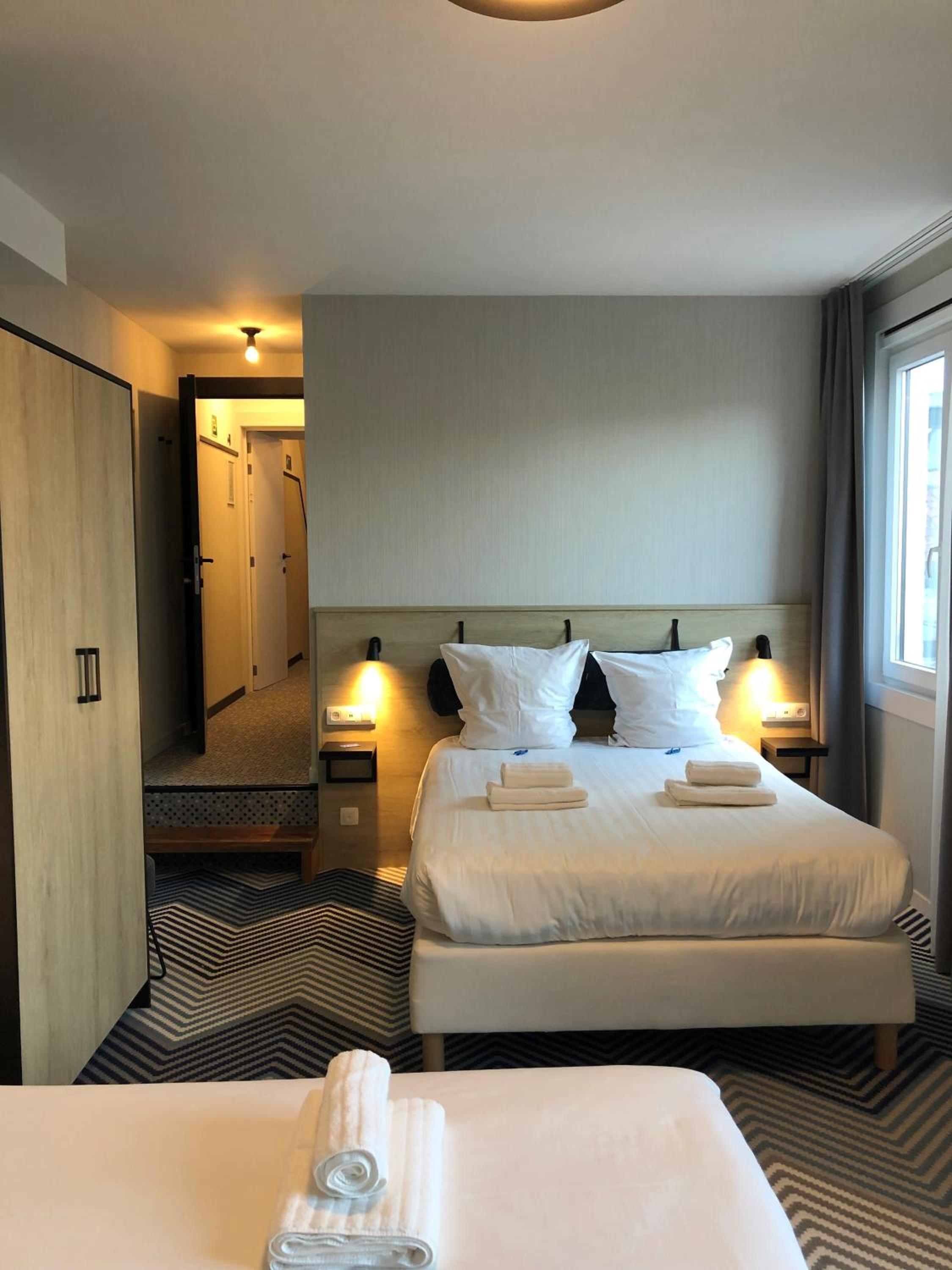 Quadruple Room with Balcony photo 3