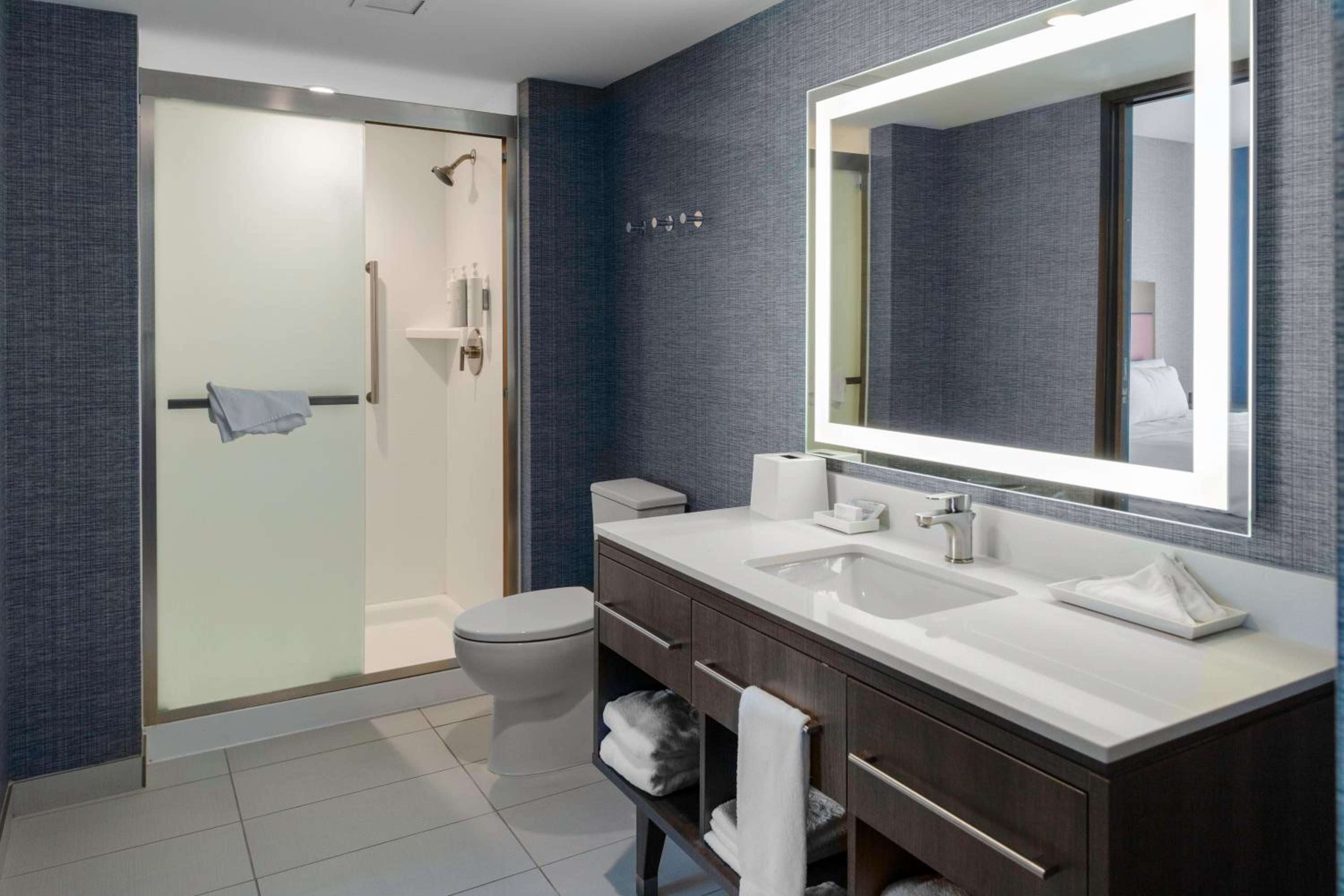 King Studio Suite - Non-Smoking - Photo 3