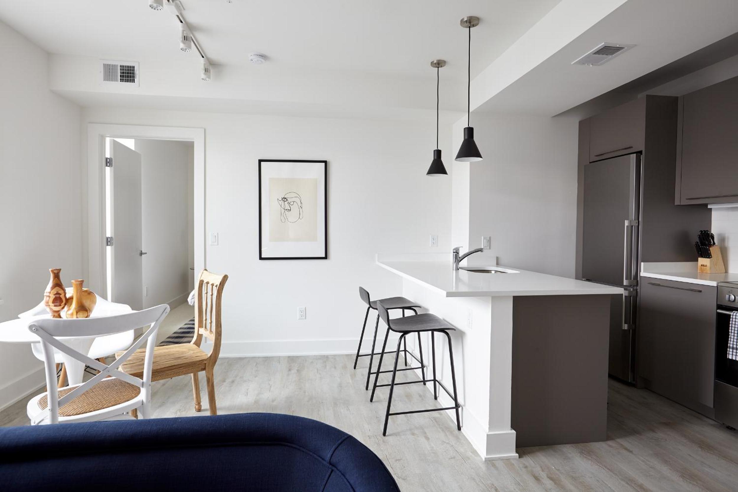 Two-Bedroom Deluxe Apartment - Photo 17