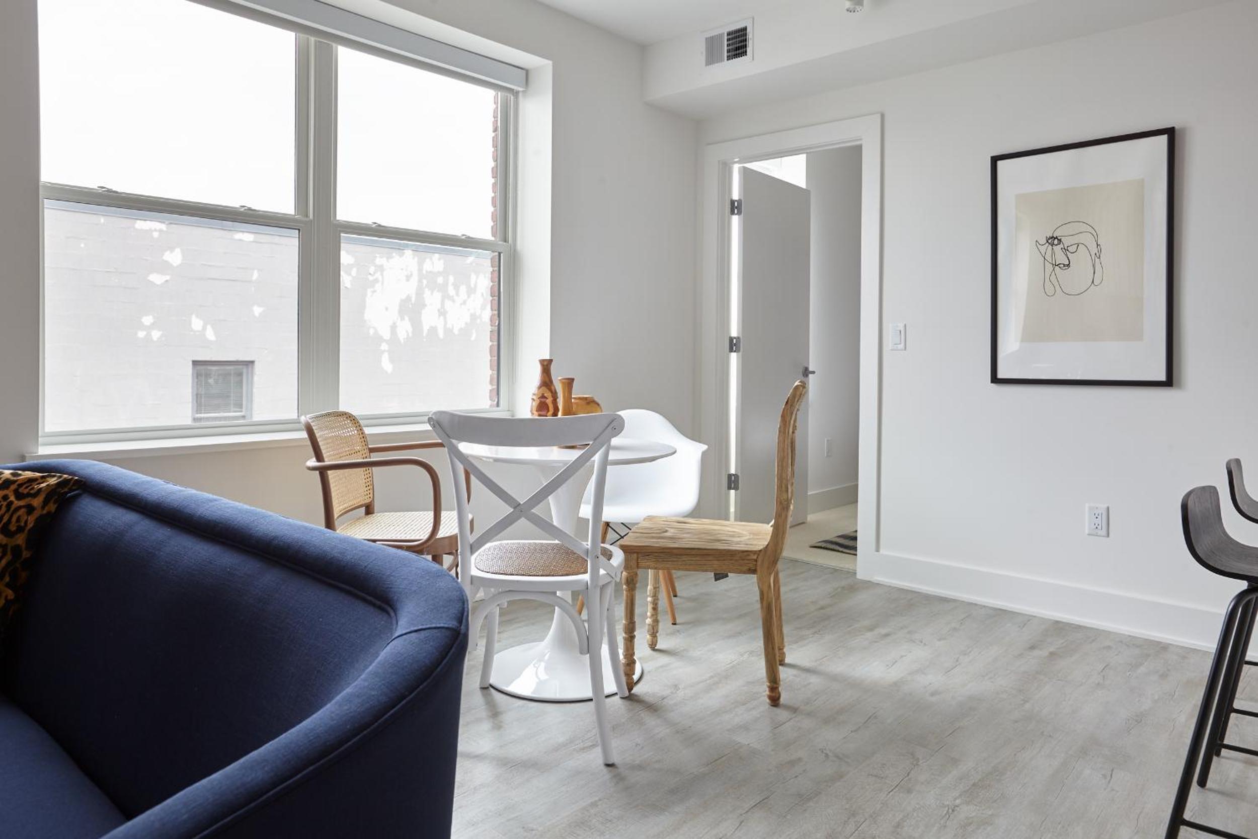 Two-Bedroom Deluxe Apartment - Photo 19