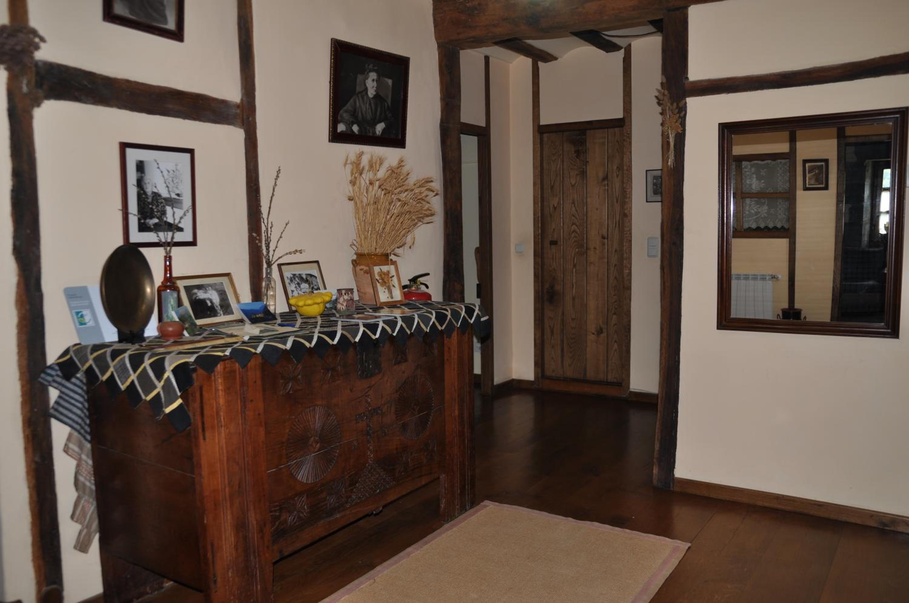 Four-Bedroom House photo 3