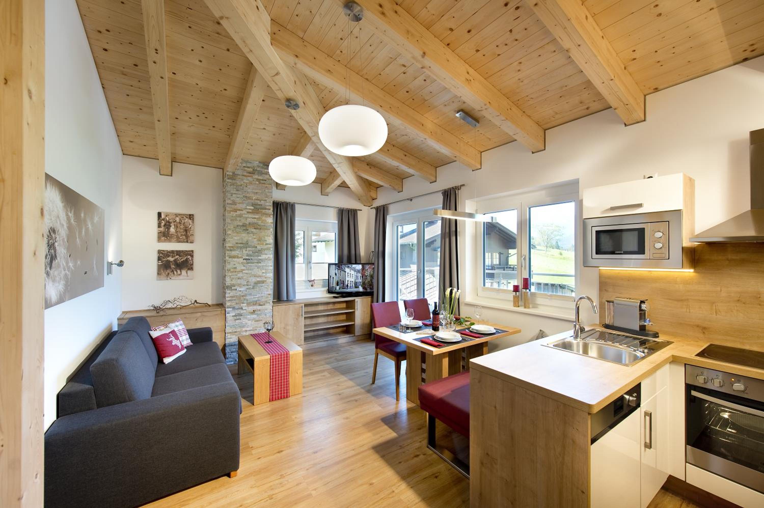 Apartment with Mountain View photo 2