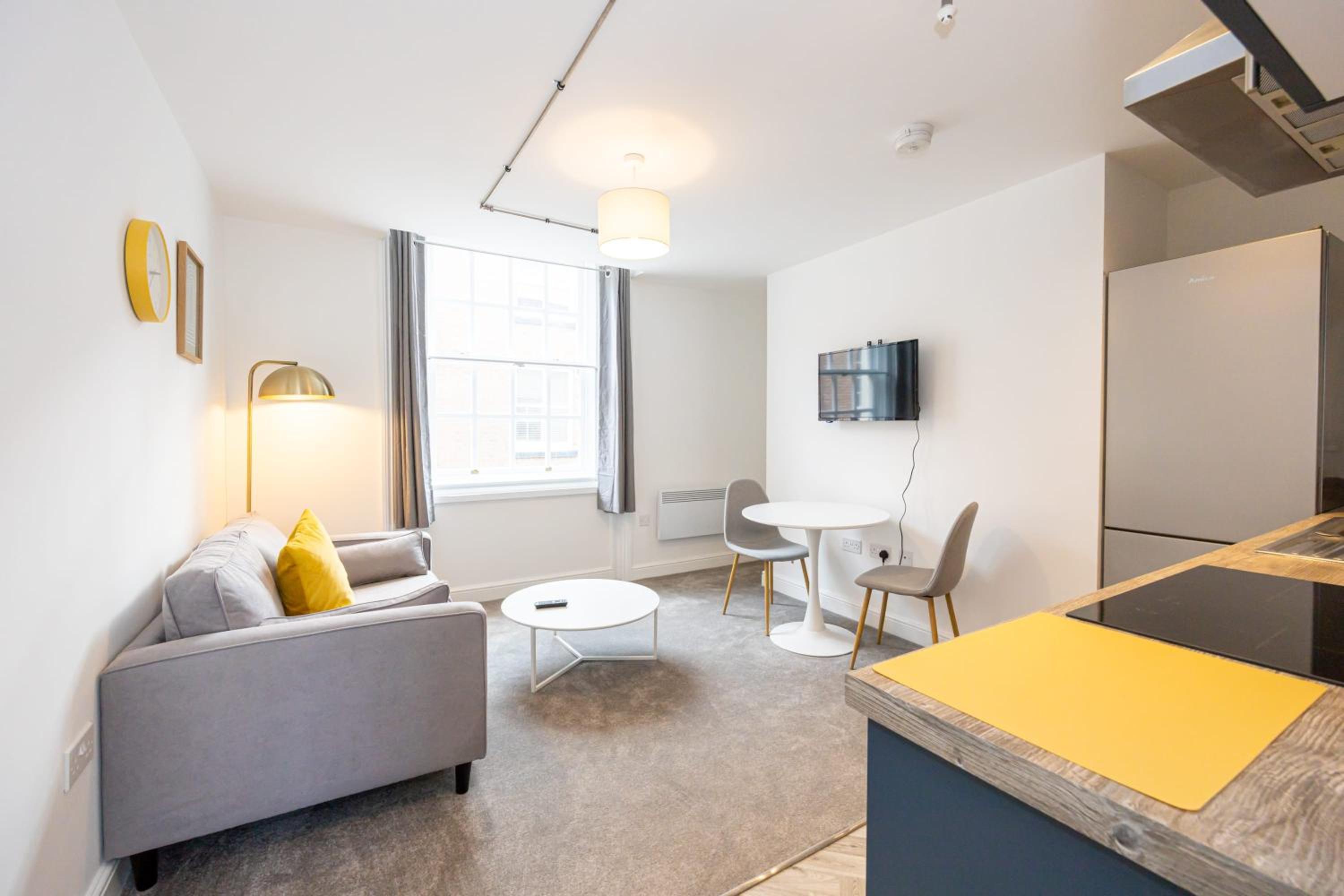 Apartment photo 2