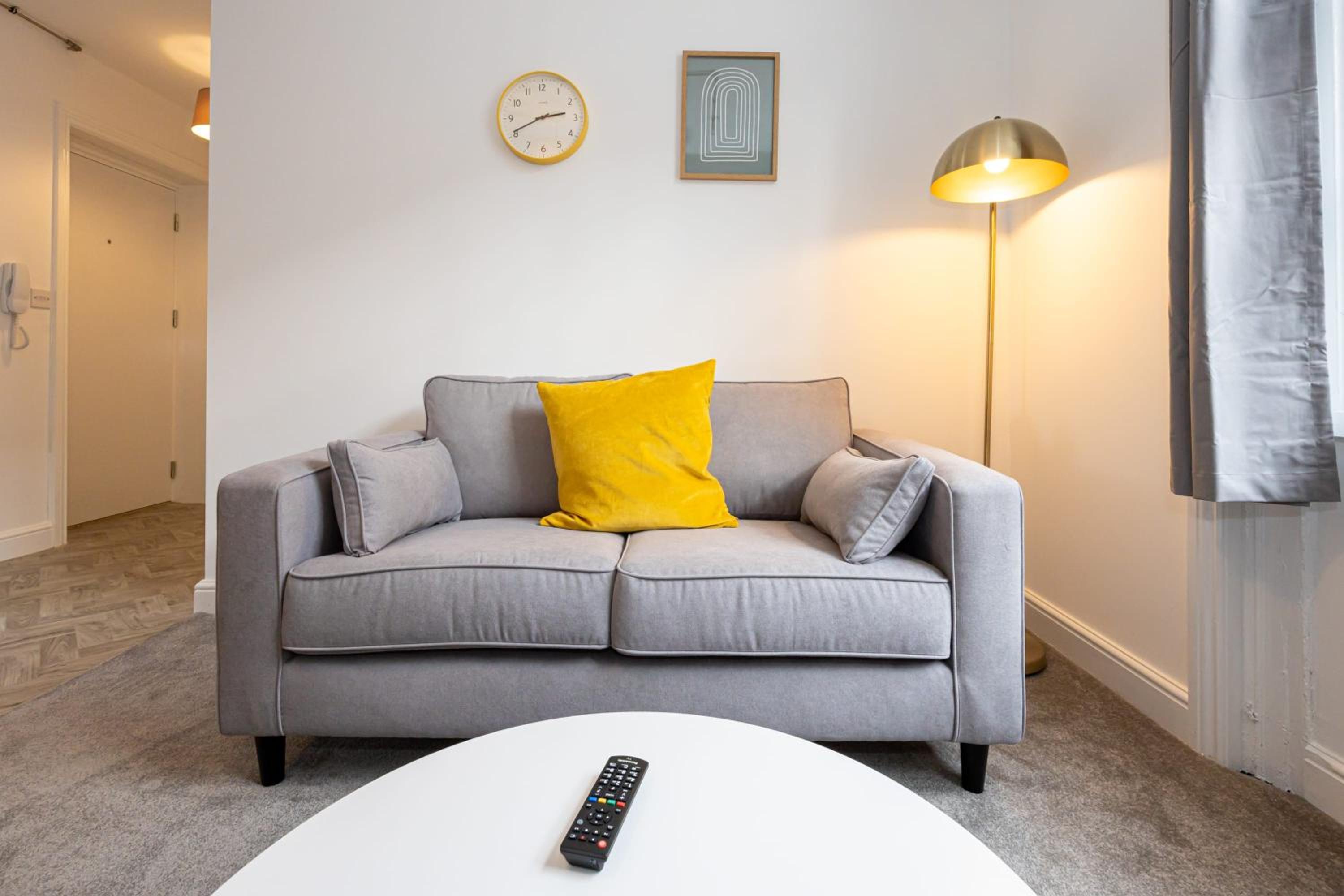 Apartment photo 3