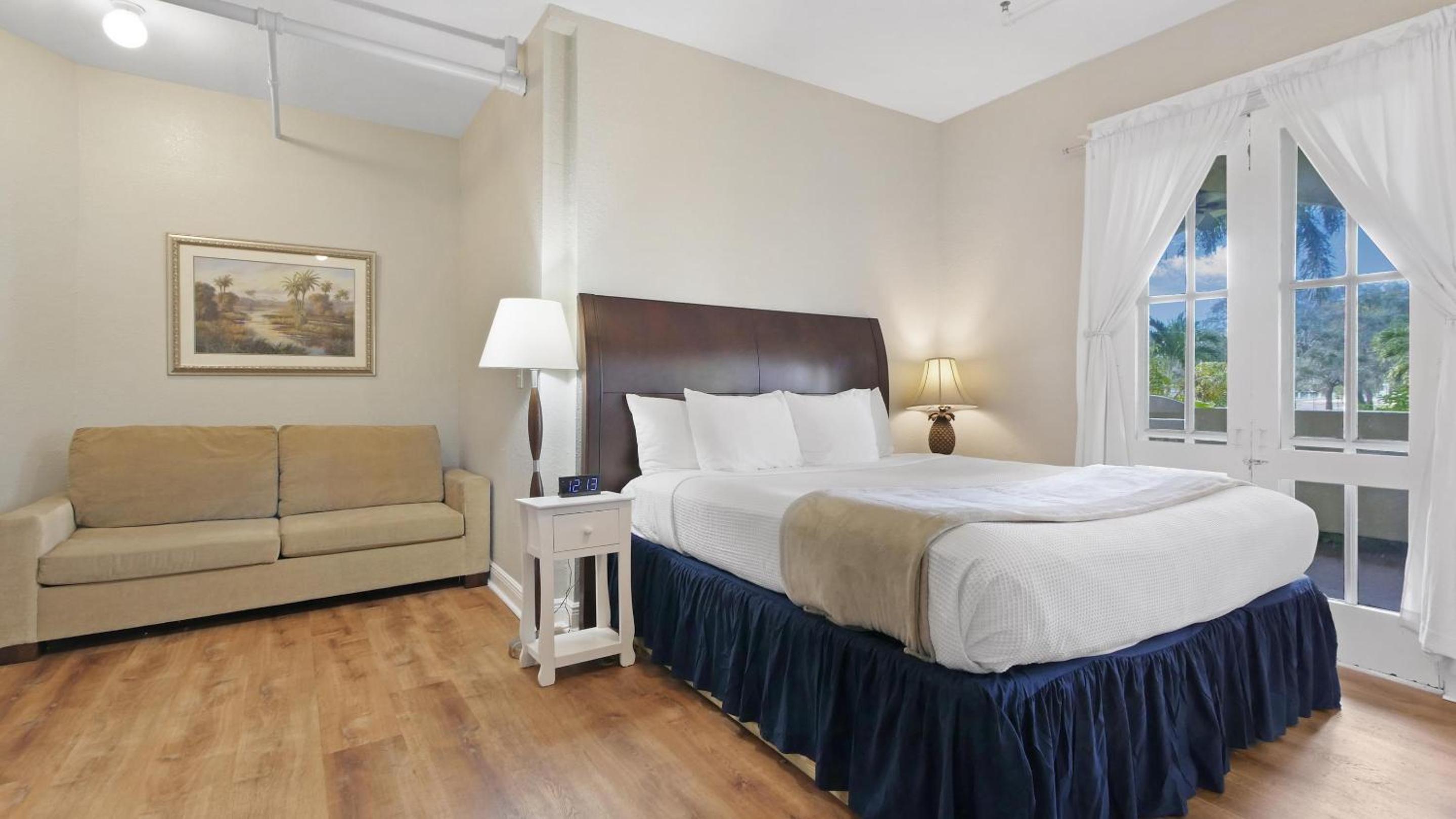 Quadruple Room with Terrace and Garden View photo 2