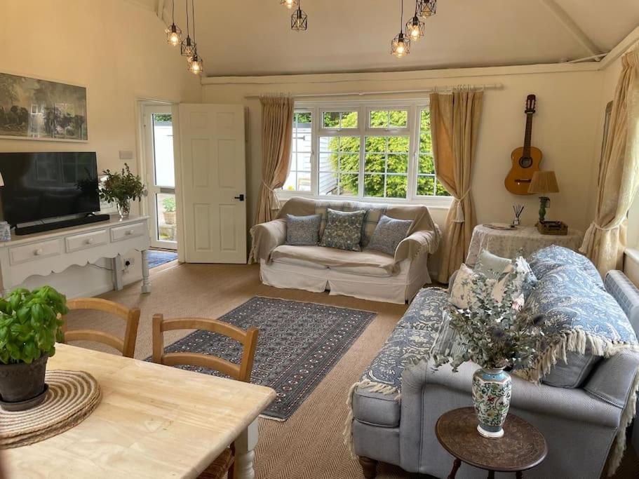 One-Bedroom House photo 1