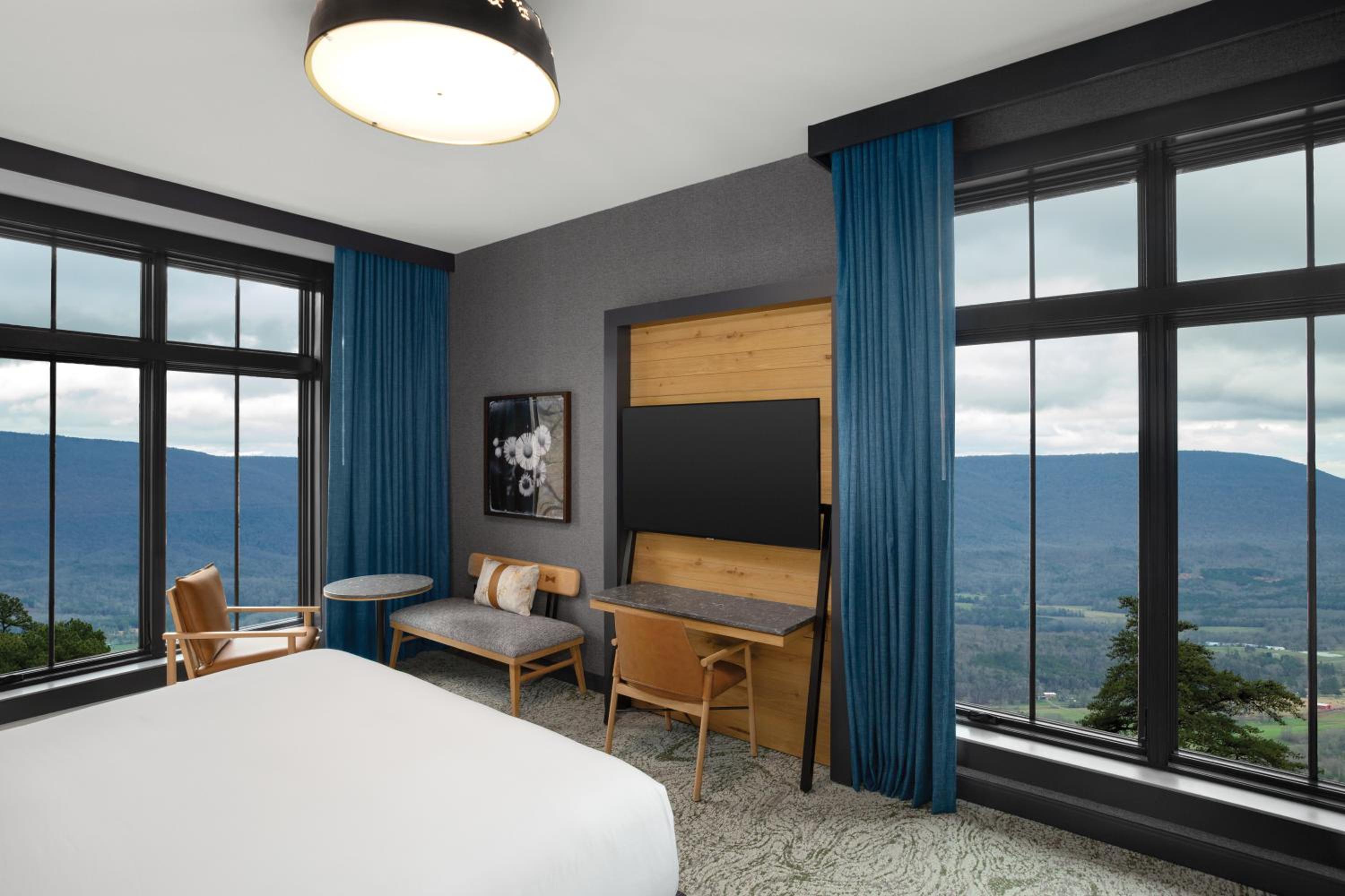 Superior King Room with Mountain View - Photo 7