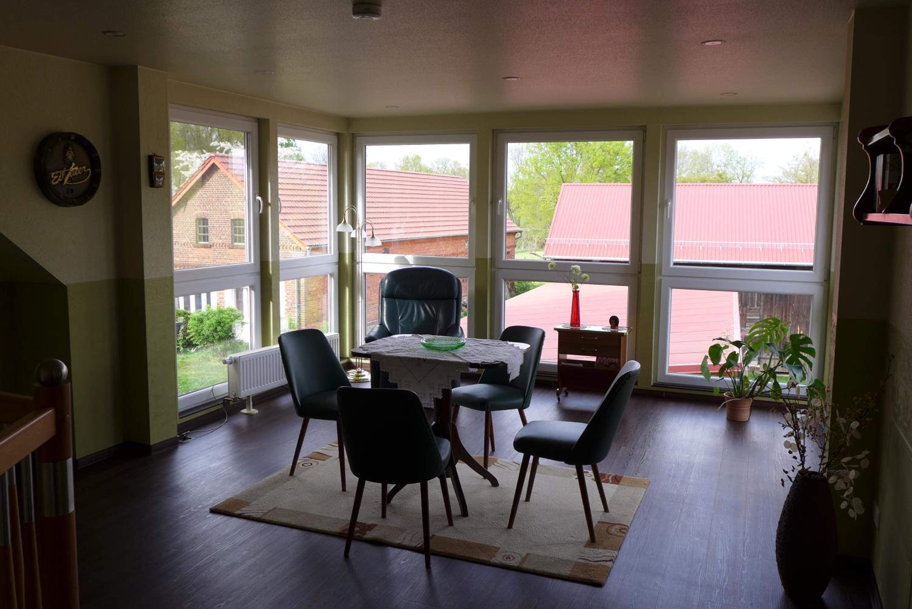 Four-Bedroom House photo 3