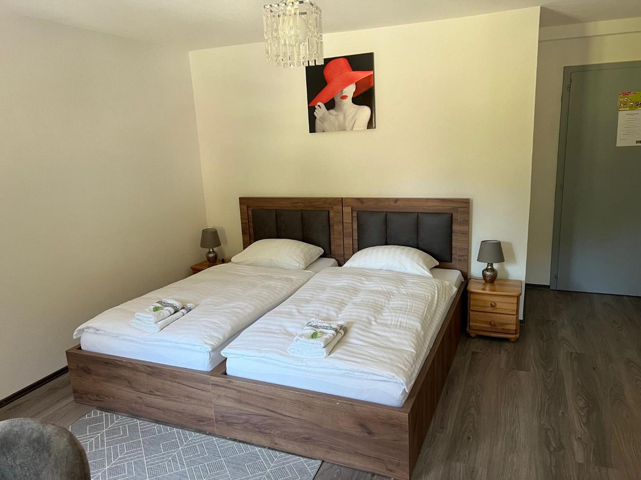 Double Room - Photo 12