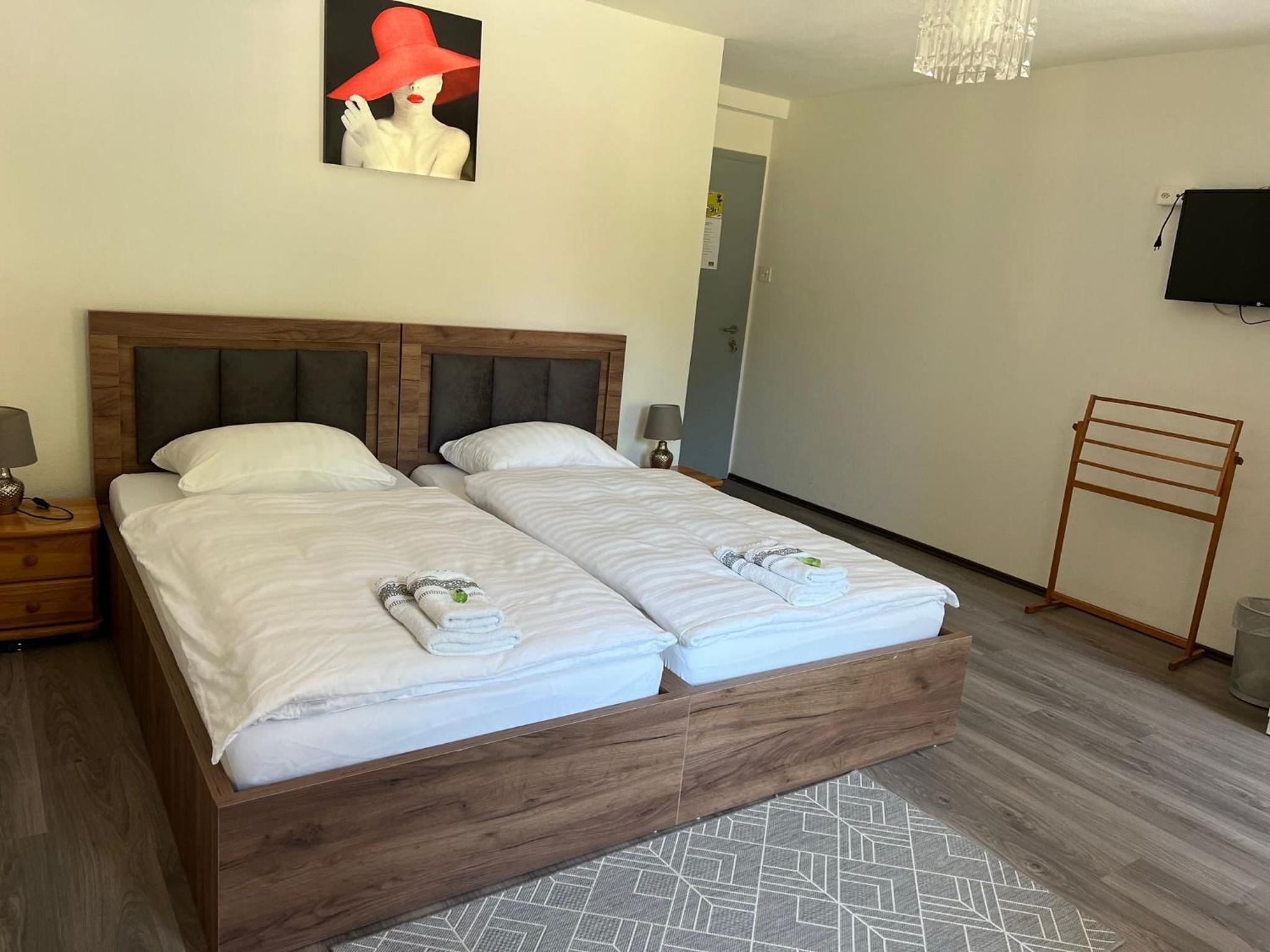 Double Room - Photo 8