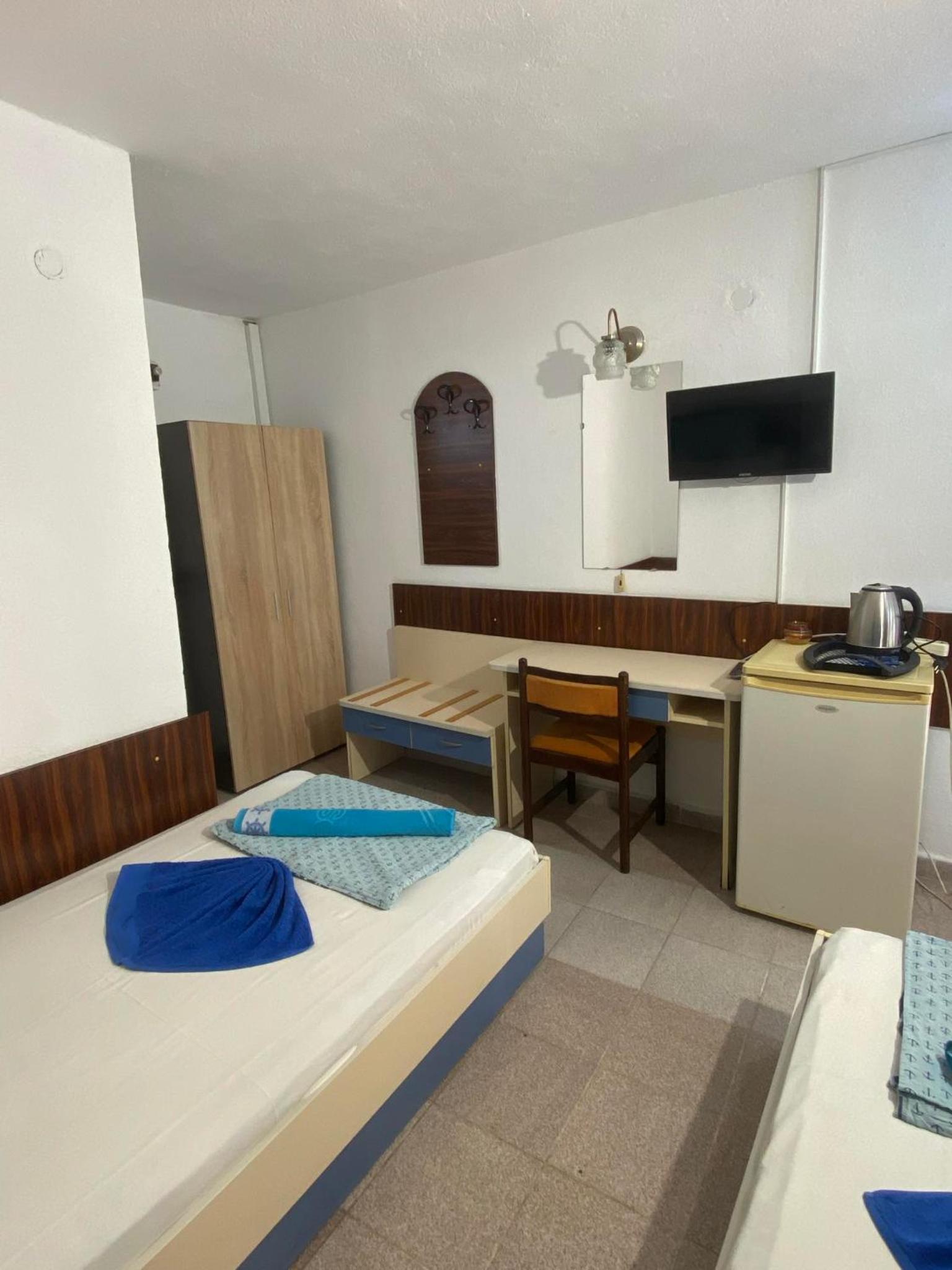 Standard Double Room photo 3