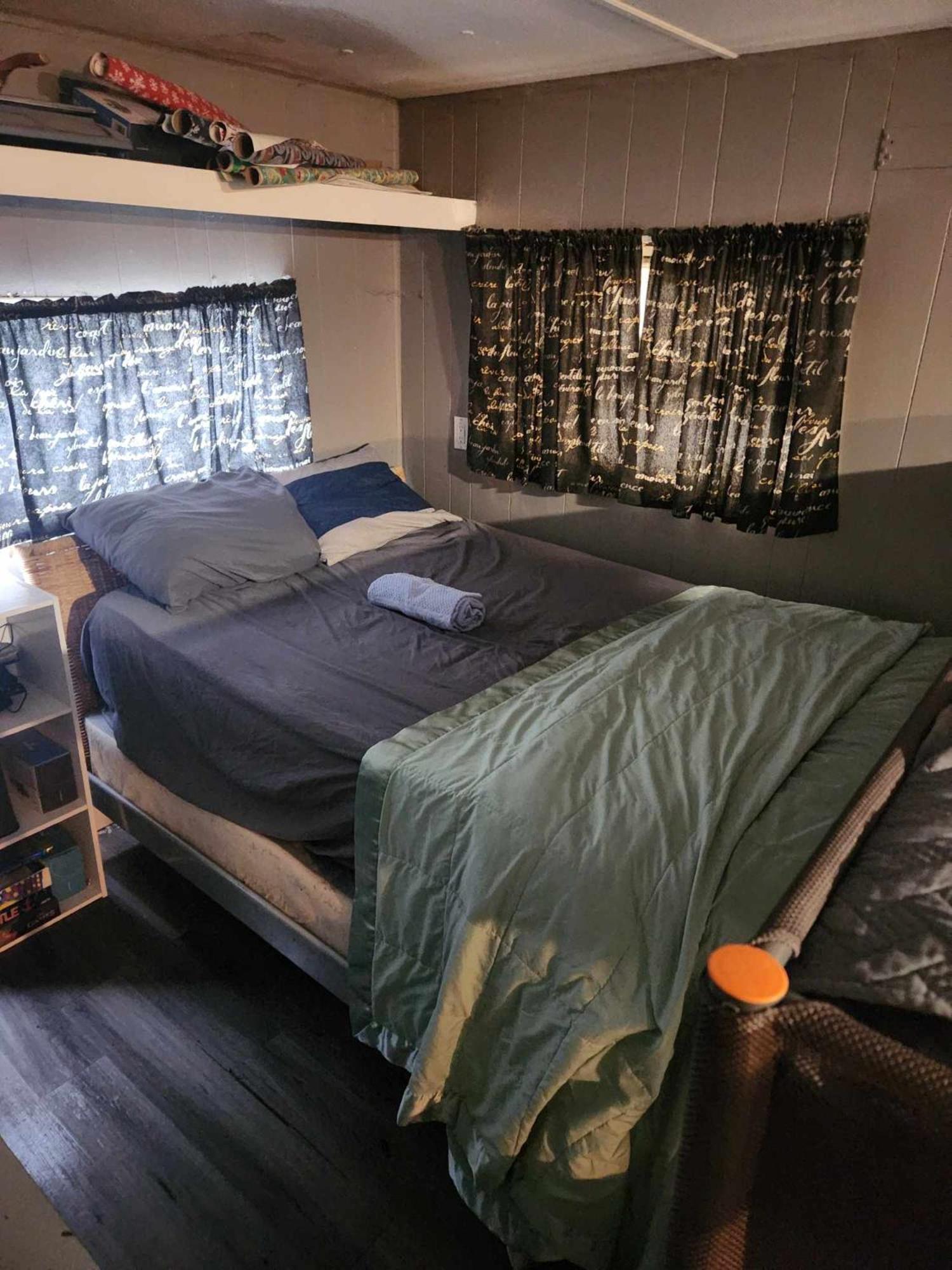 Single Bed In Dormitory Room photo 3