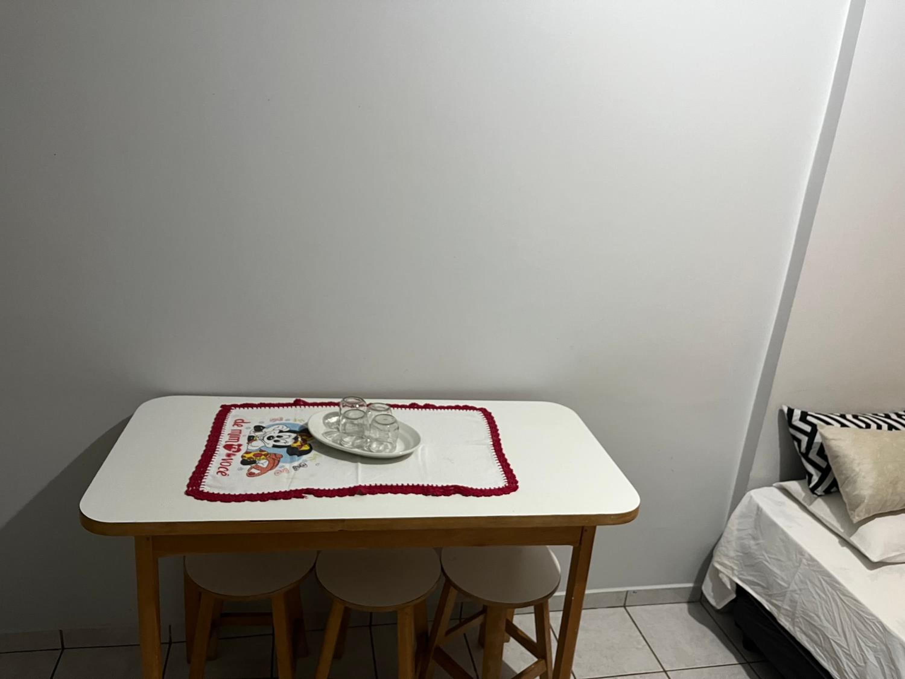 One-Bedroom Apartment - Photo 2