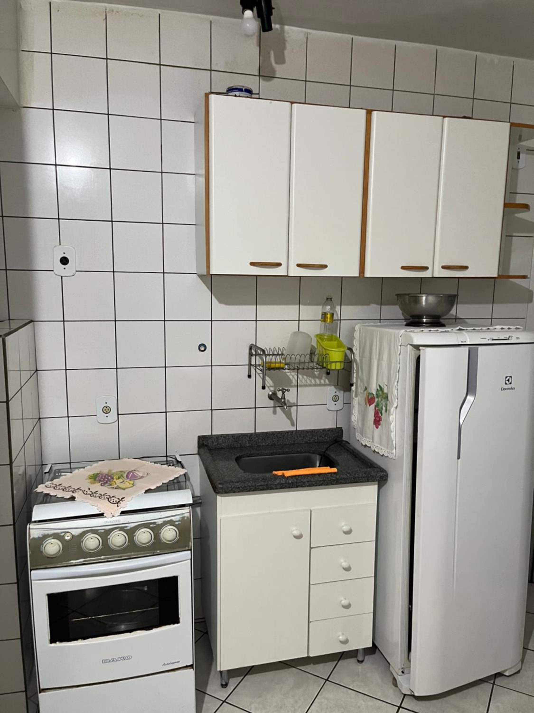 One-Bedroom Apartment - Photo 8