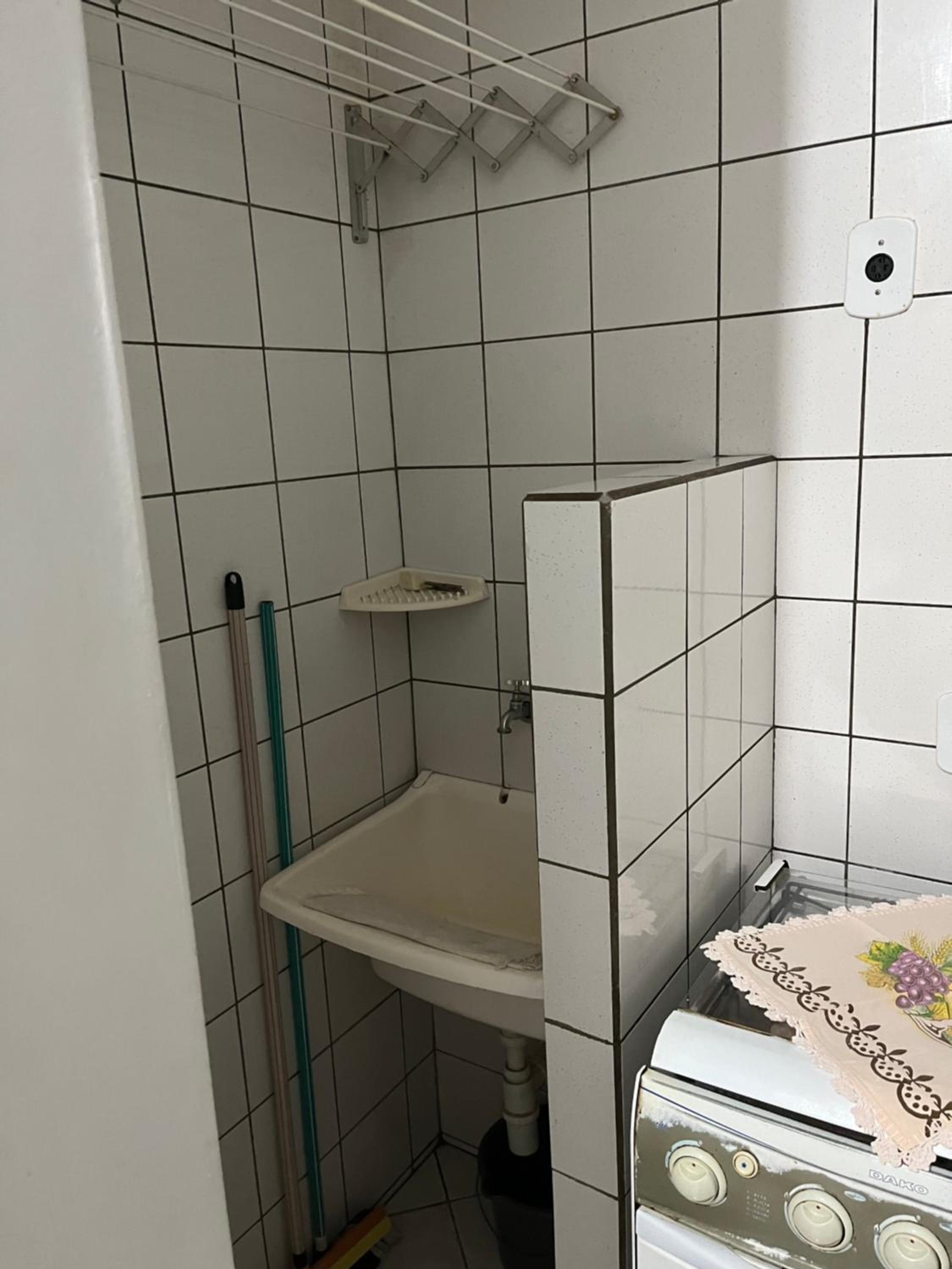 One-Bedroom Apartment - Photo 9