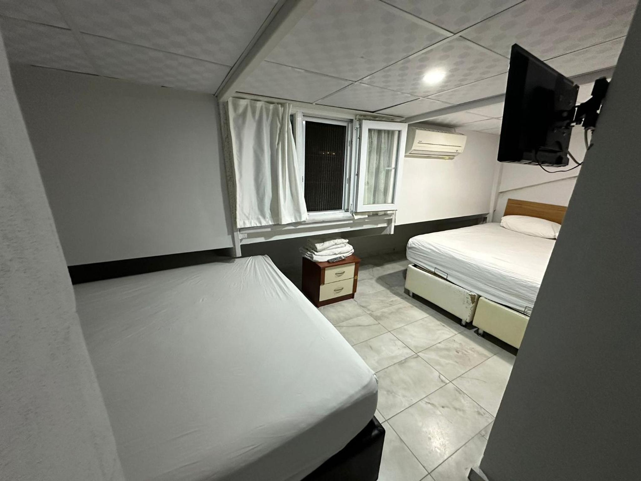 Quadruple Room With Private Bathroom photo 3