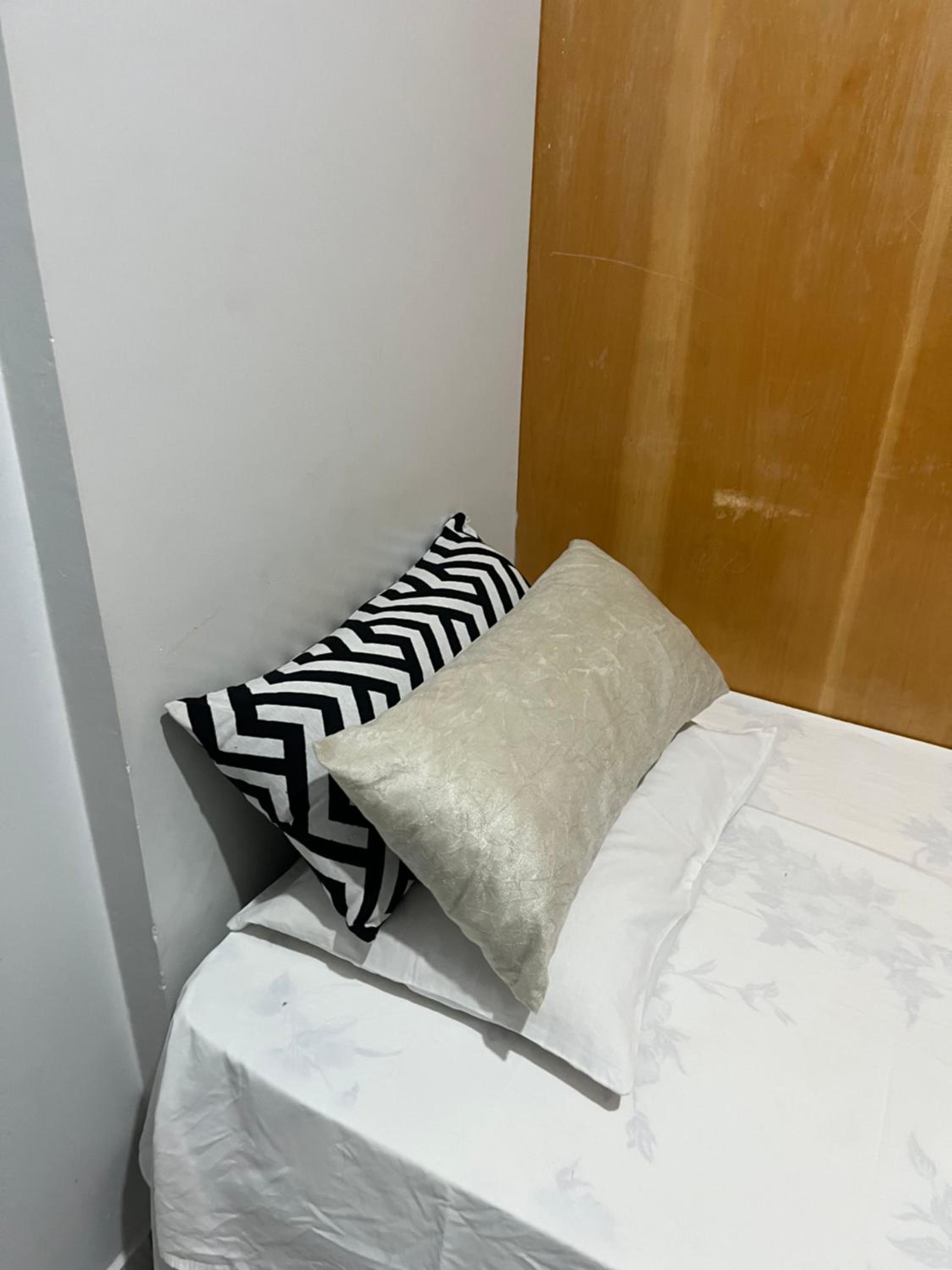 One-Bedroom Apartment - Photo 4