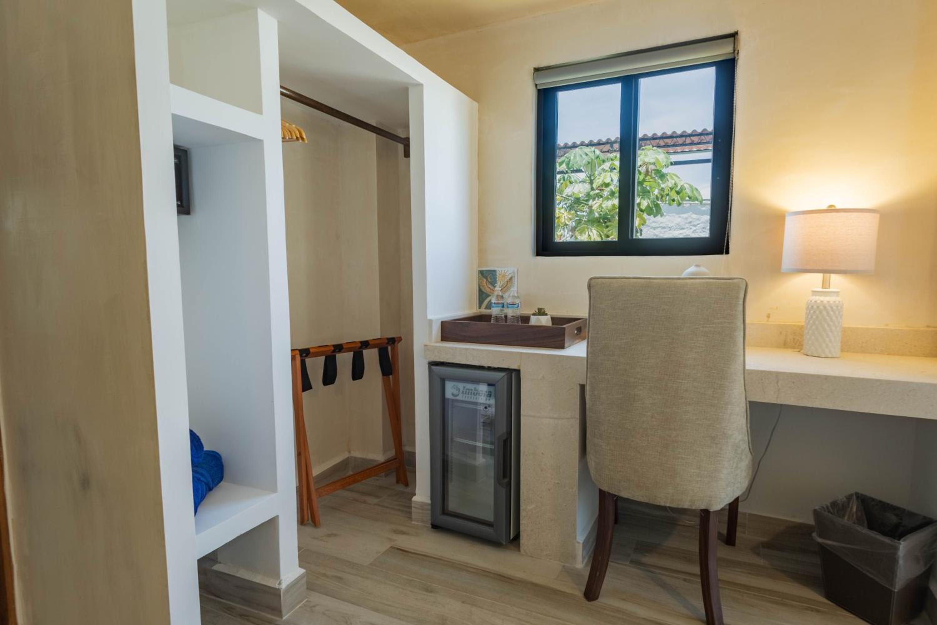 King Suite - Photo 6