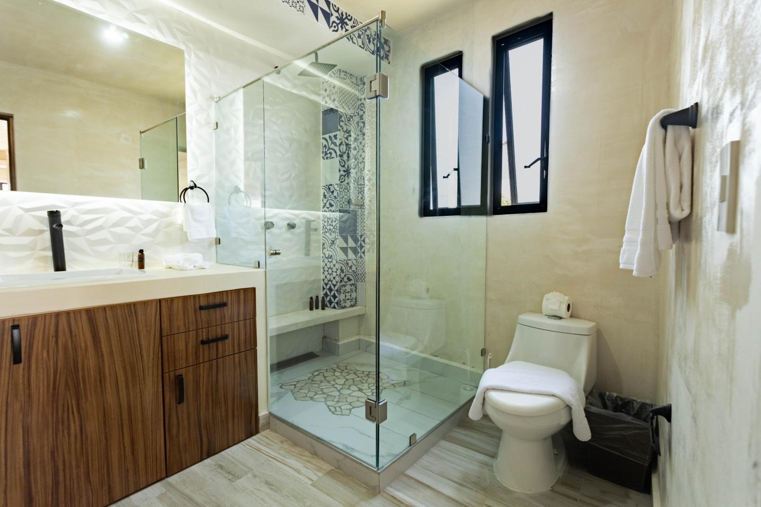 King Suite - Photo 9