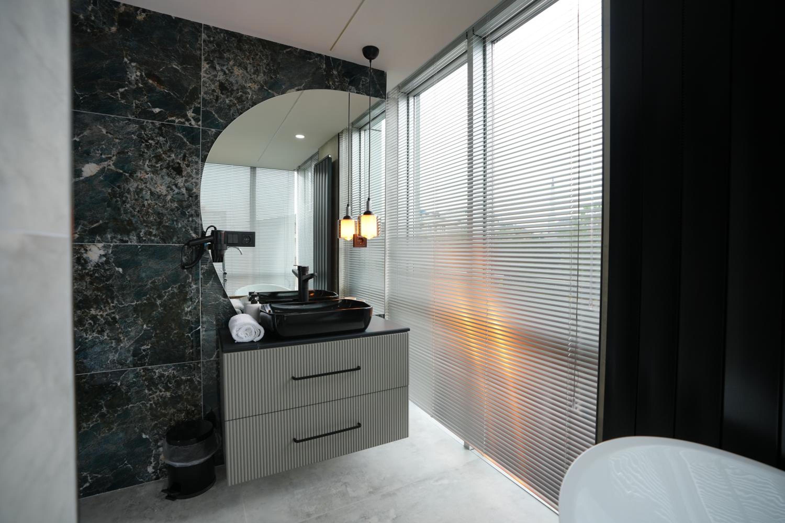 Double Room with Spa Bath photo 3