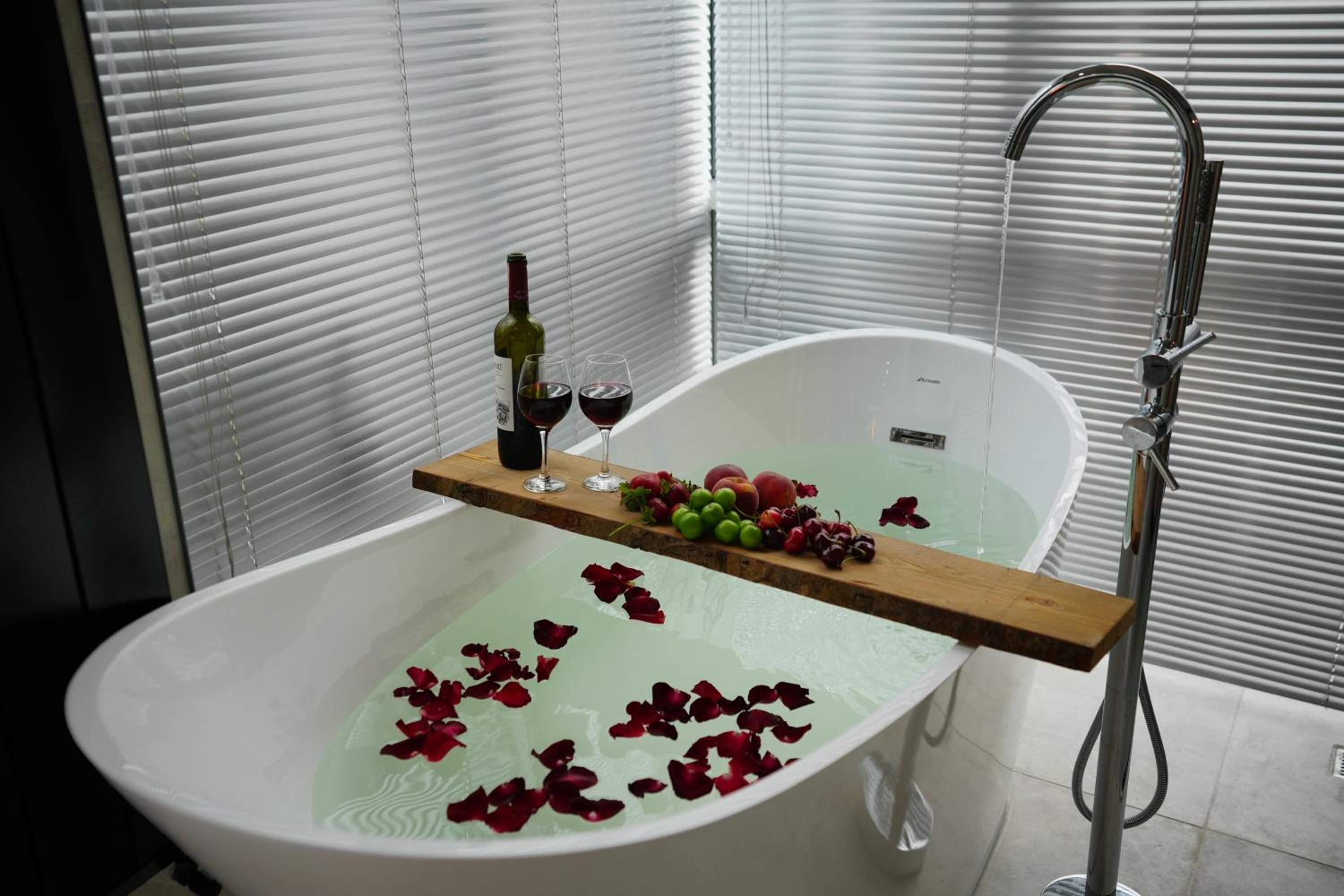 Double Room with Spa Bath photo 2