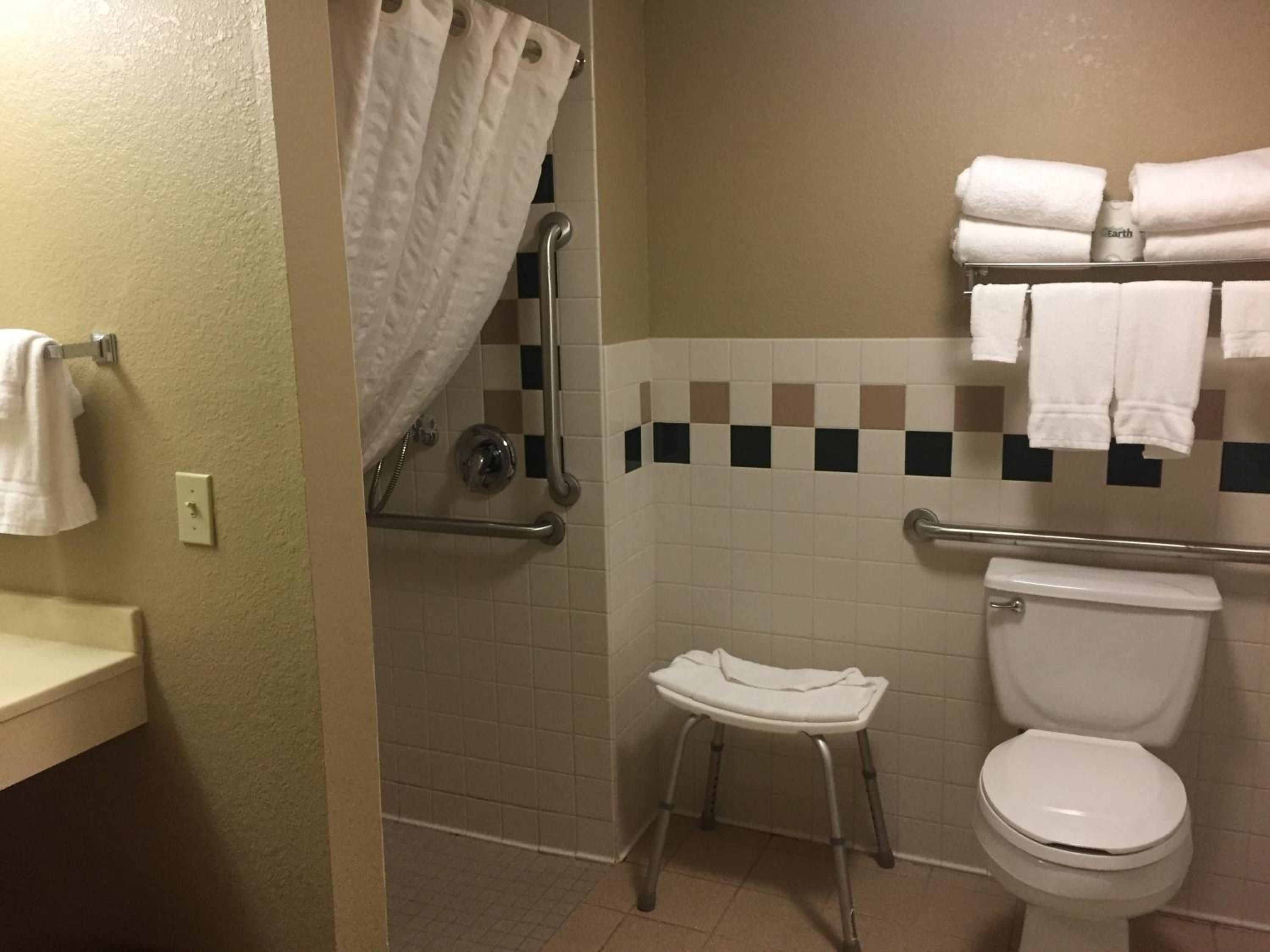 Queen Room - Disability Access