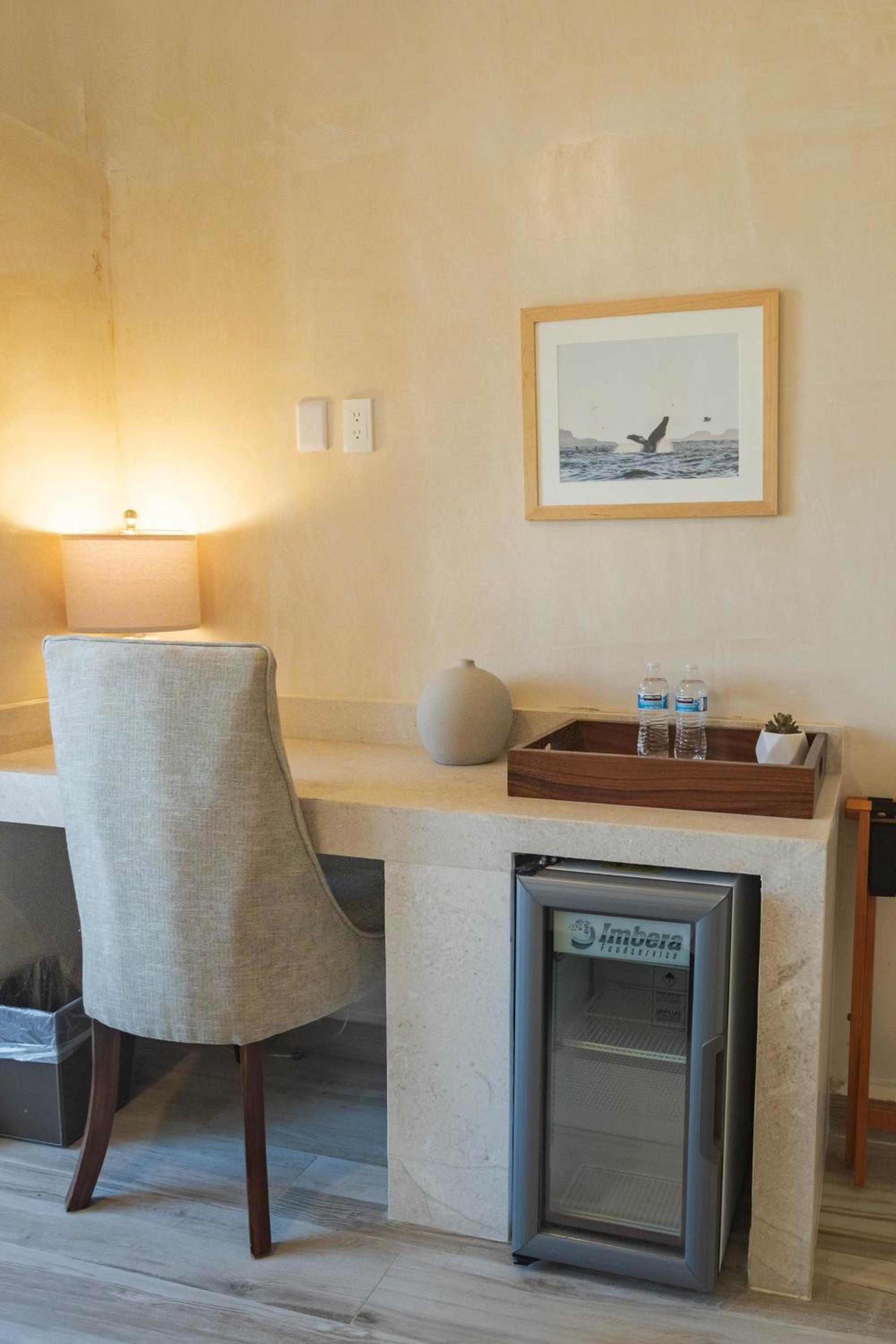 Deluxe Double Room with Sea View - Photo 6