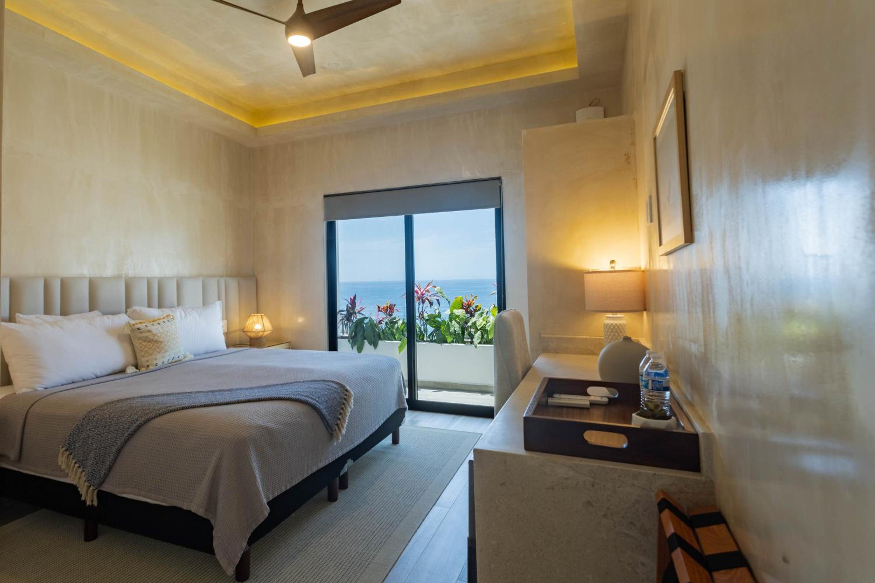 Deluxe Double Room with Sea View - Photo 4