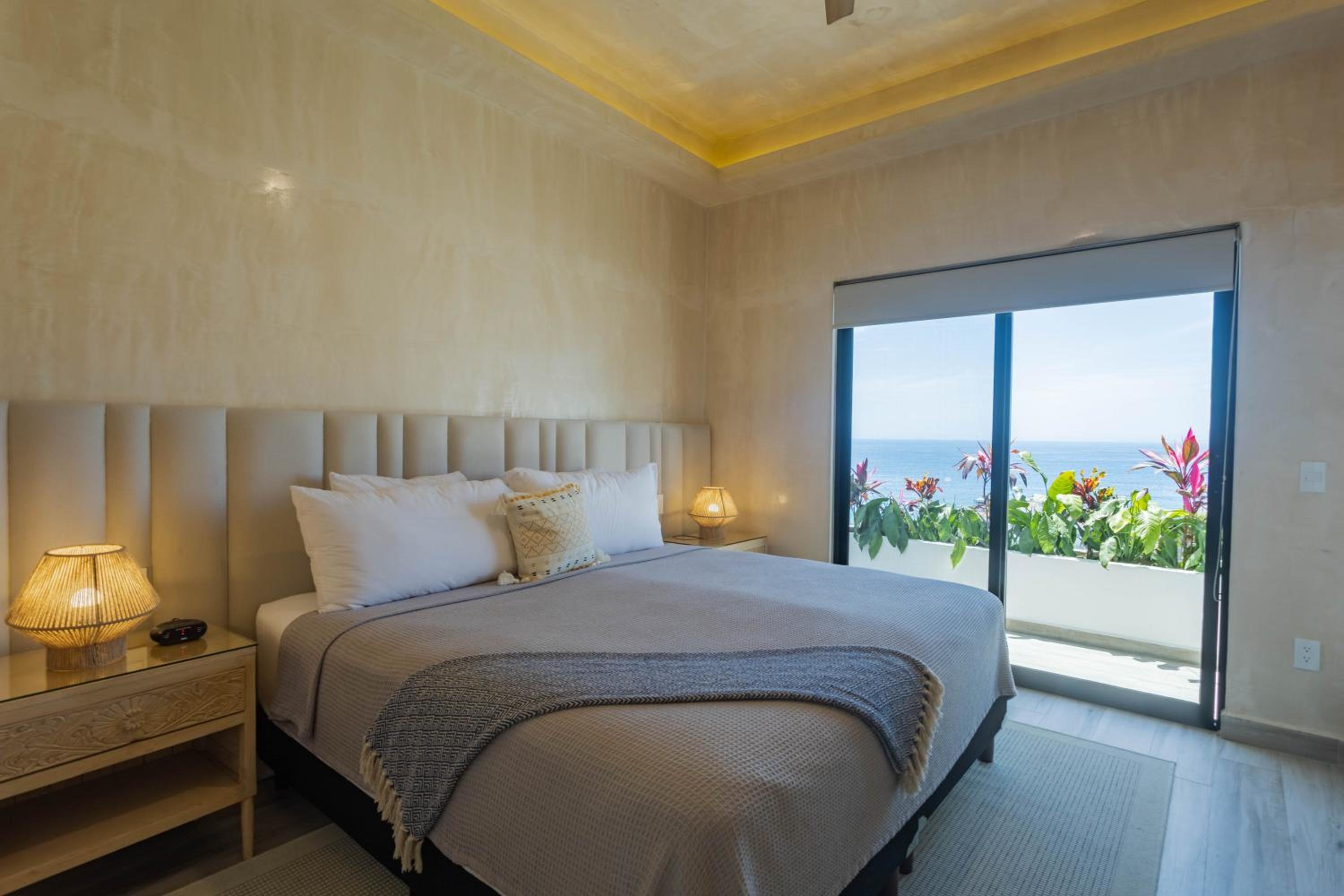 Deluxe Double Room with Sea View - Photo 1