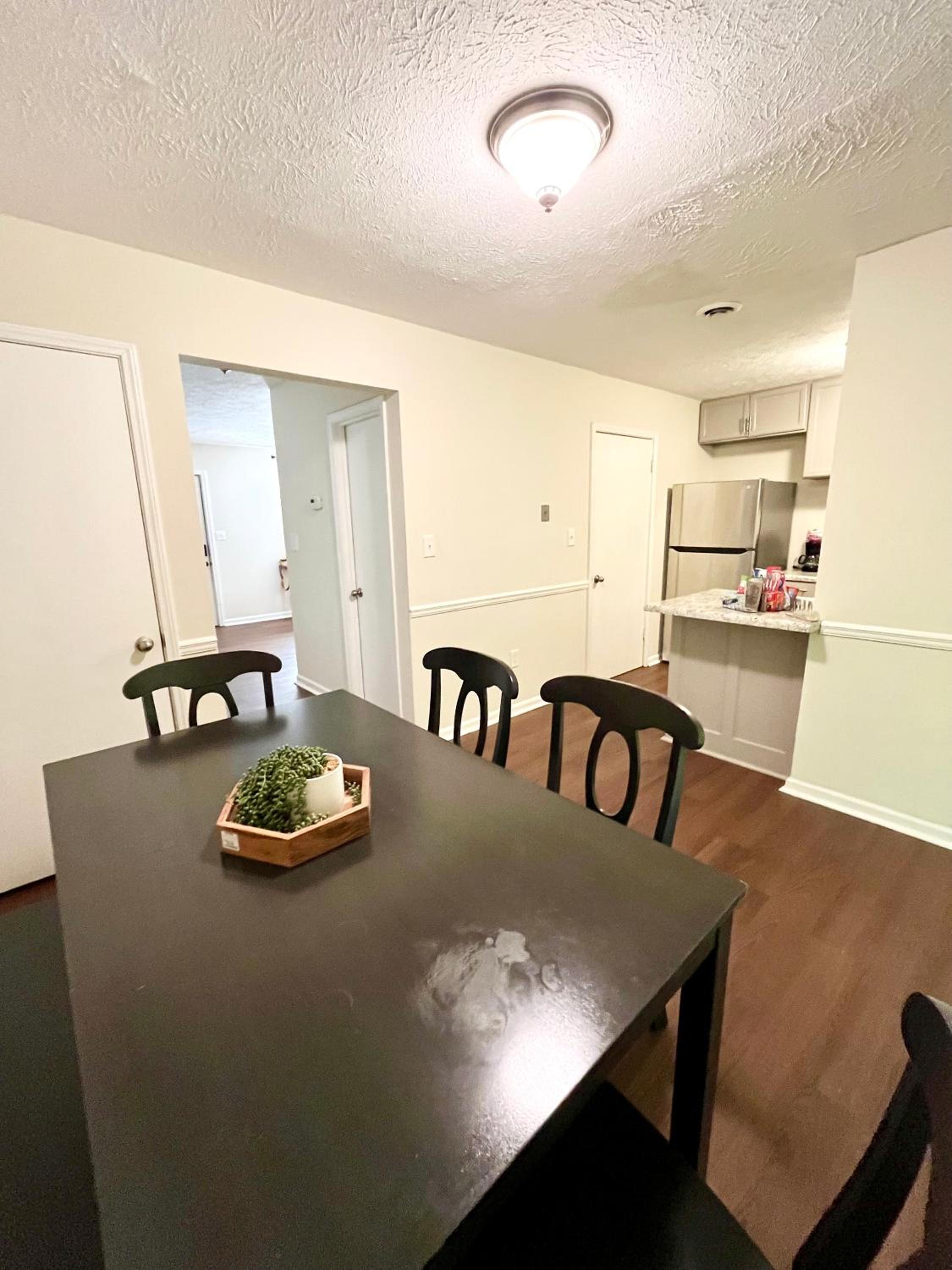 Three-Bedroom Apartment photo 3
