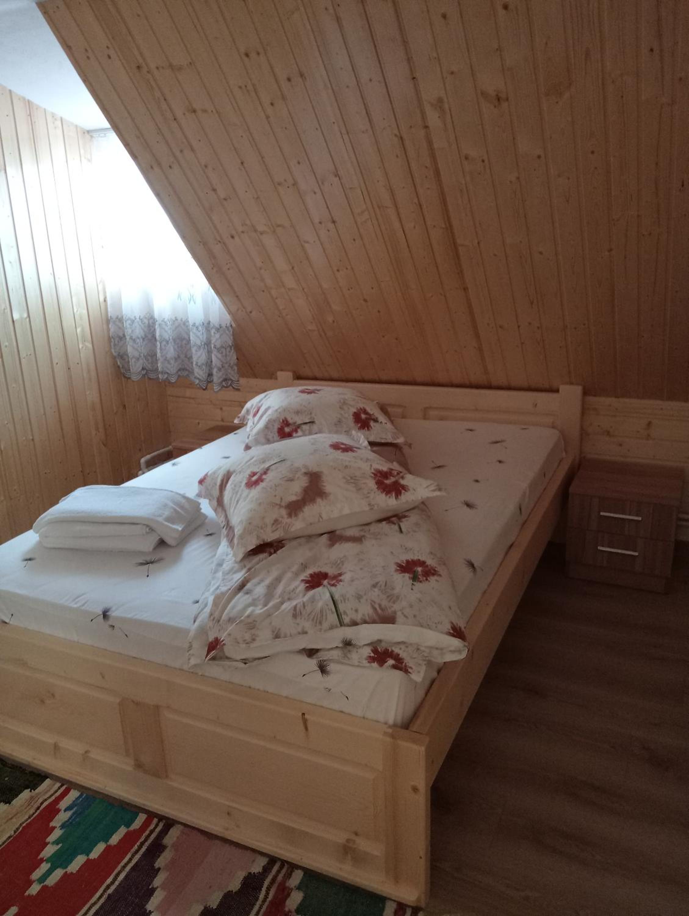 Three-Bedroom House - Photo 9