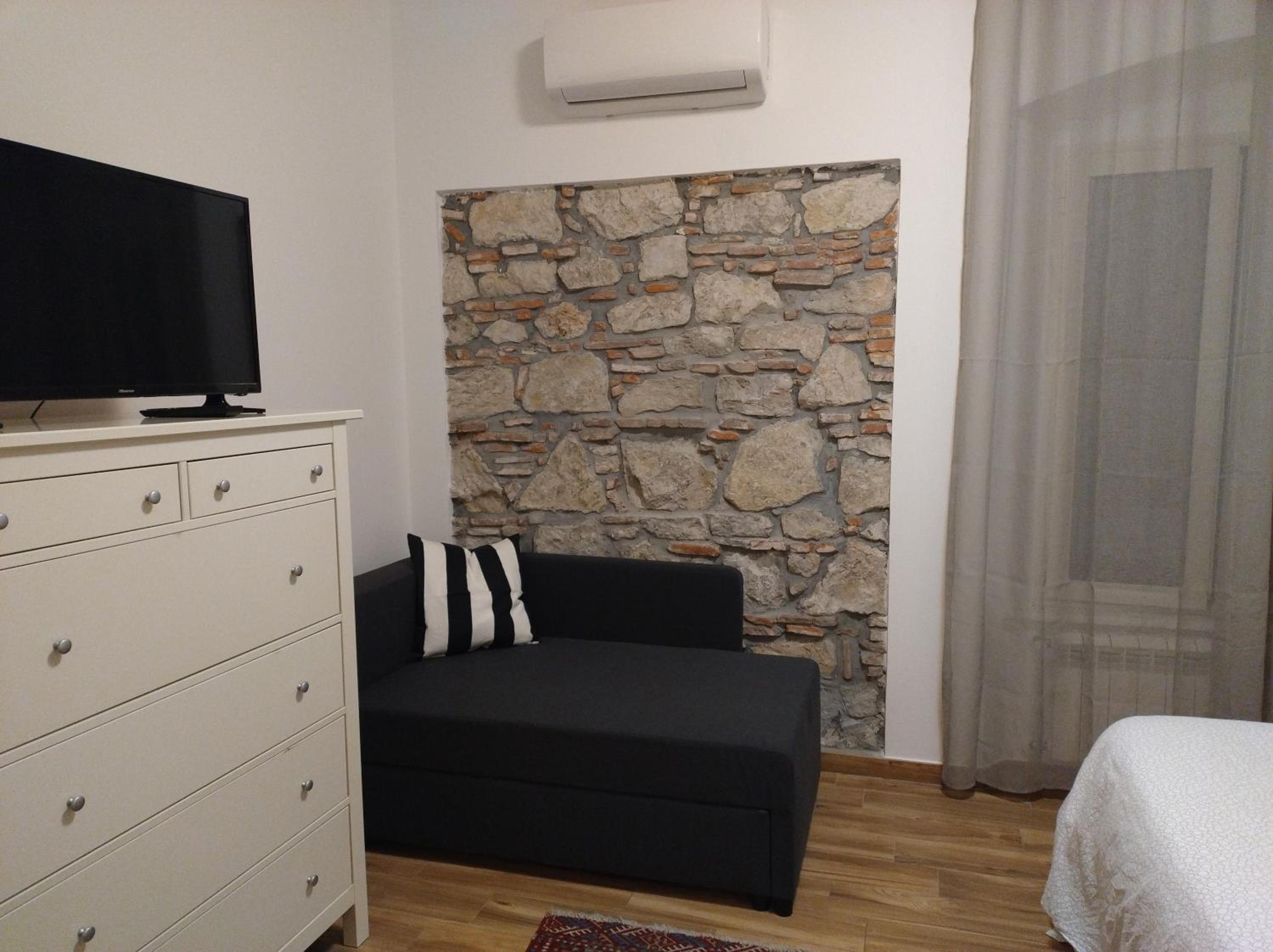 Two-Bedroom Apartment - Photo 25